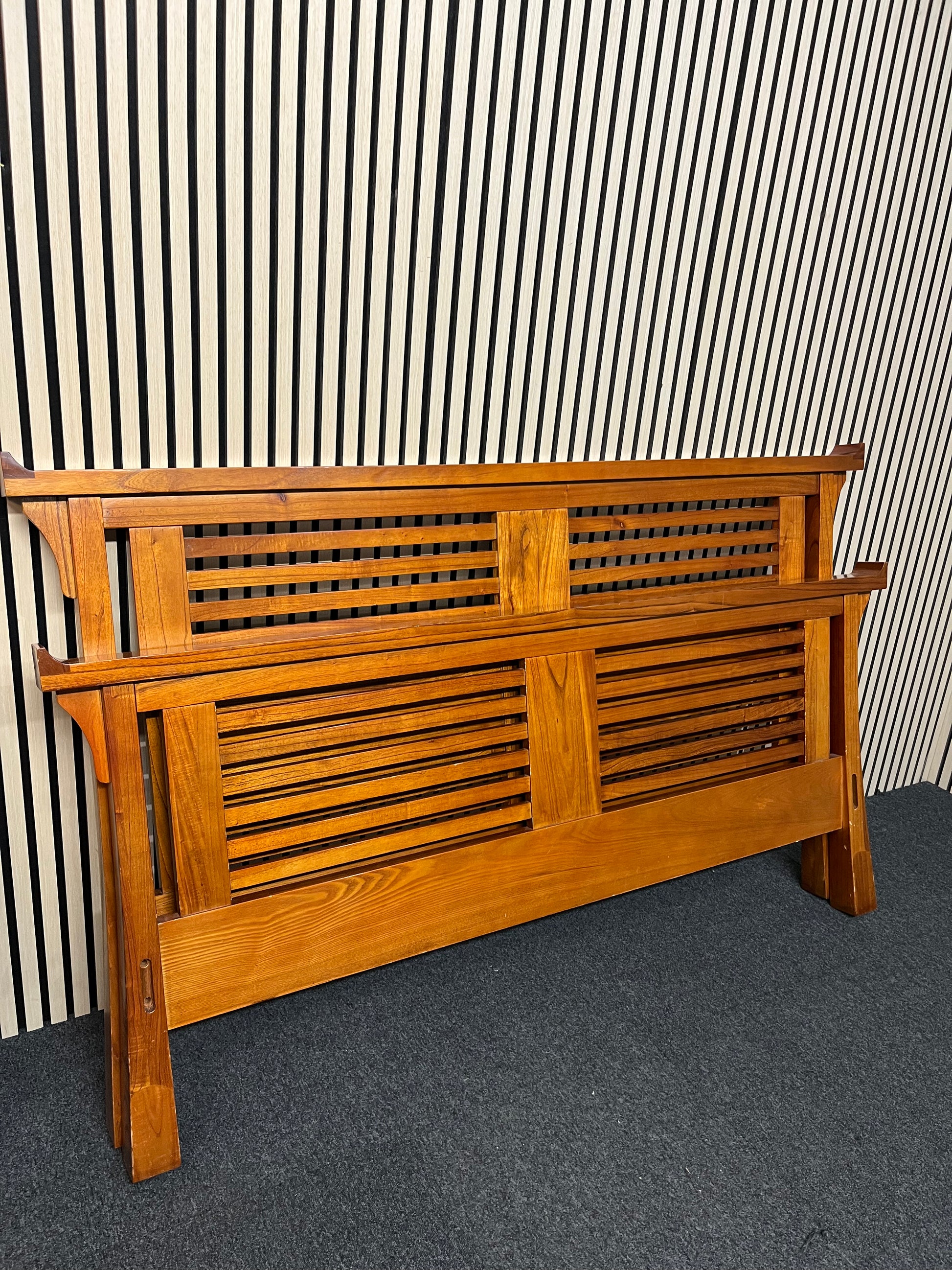 5ft King sized Cherry framed bed 3325
