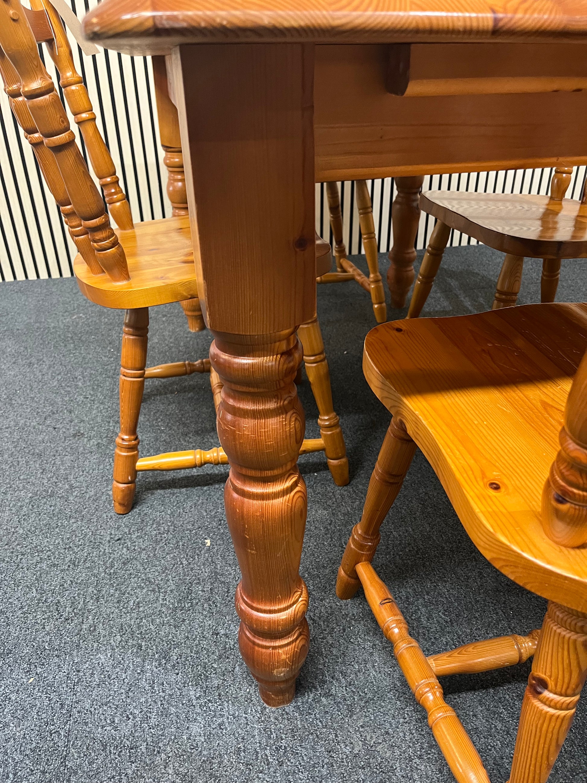 Solid farmhouse pine kitchen table (L 153 x W 84 cm)  with 4 no. solid wood matching chairs 3325