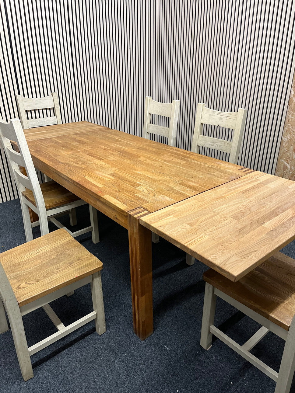 Solid oak rectangular modern dining table with cream painted legs (L x 160 W x 91 H x 75)with 4 no matching solid chairs