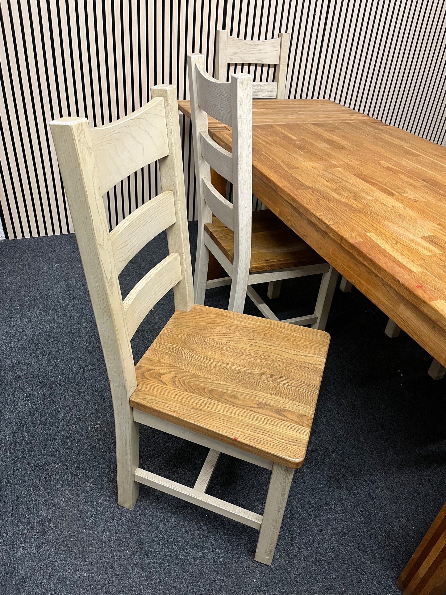Solid oak rectangular modern dining table with cream painted legs (L x 160 W x 91 H x 75)with 4 no matching solid chairs