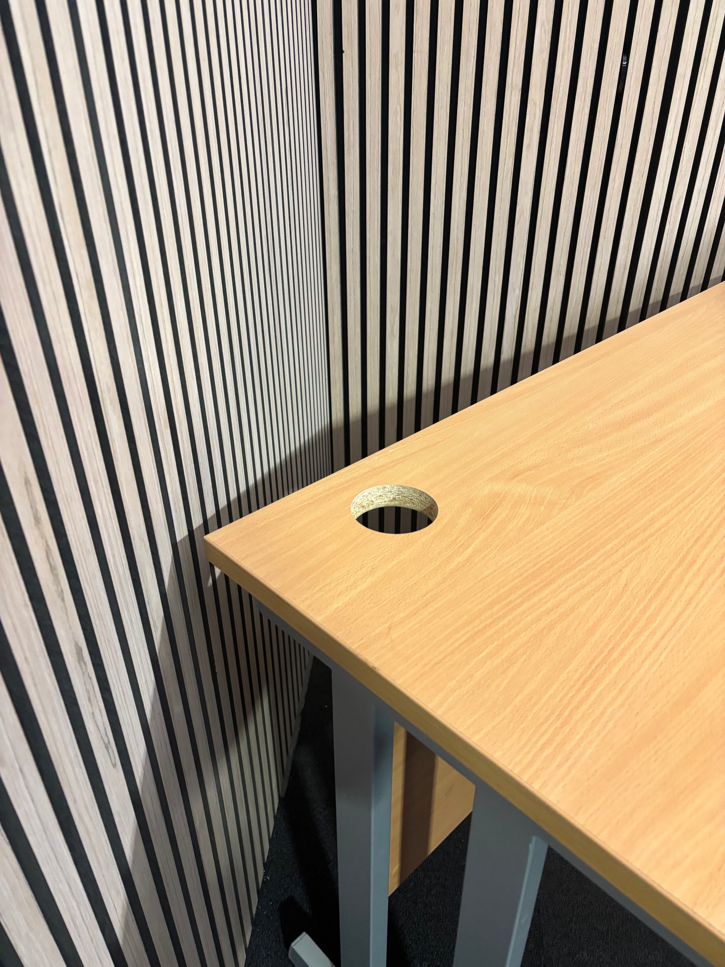 Beech 1200*800 second hand straight desk with silver cantilever frame