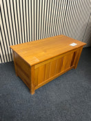 Switch pine blanket box  2425 2 image