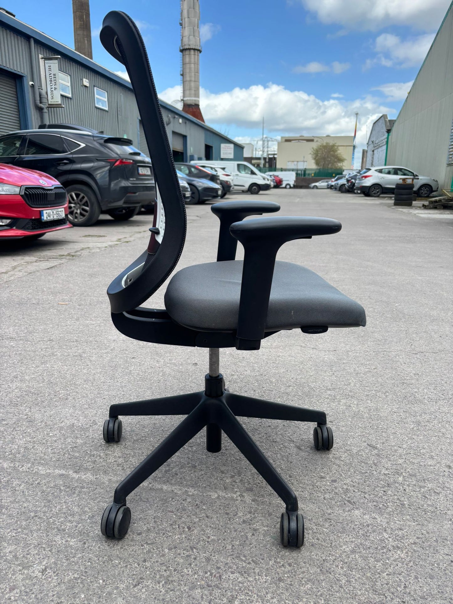 Black & Grey Second Hand Orange Box Ergo Swivel Chair