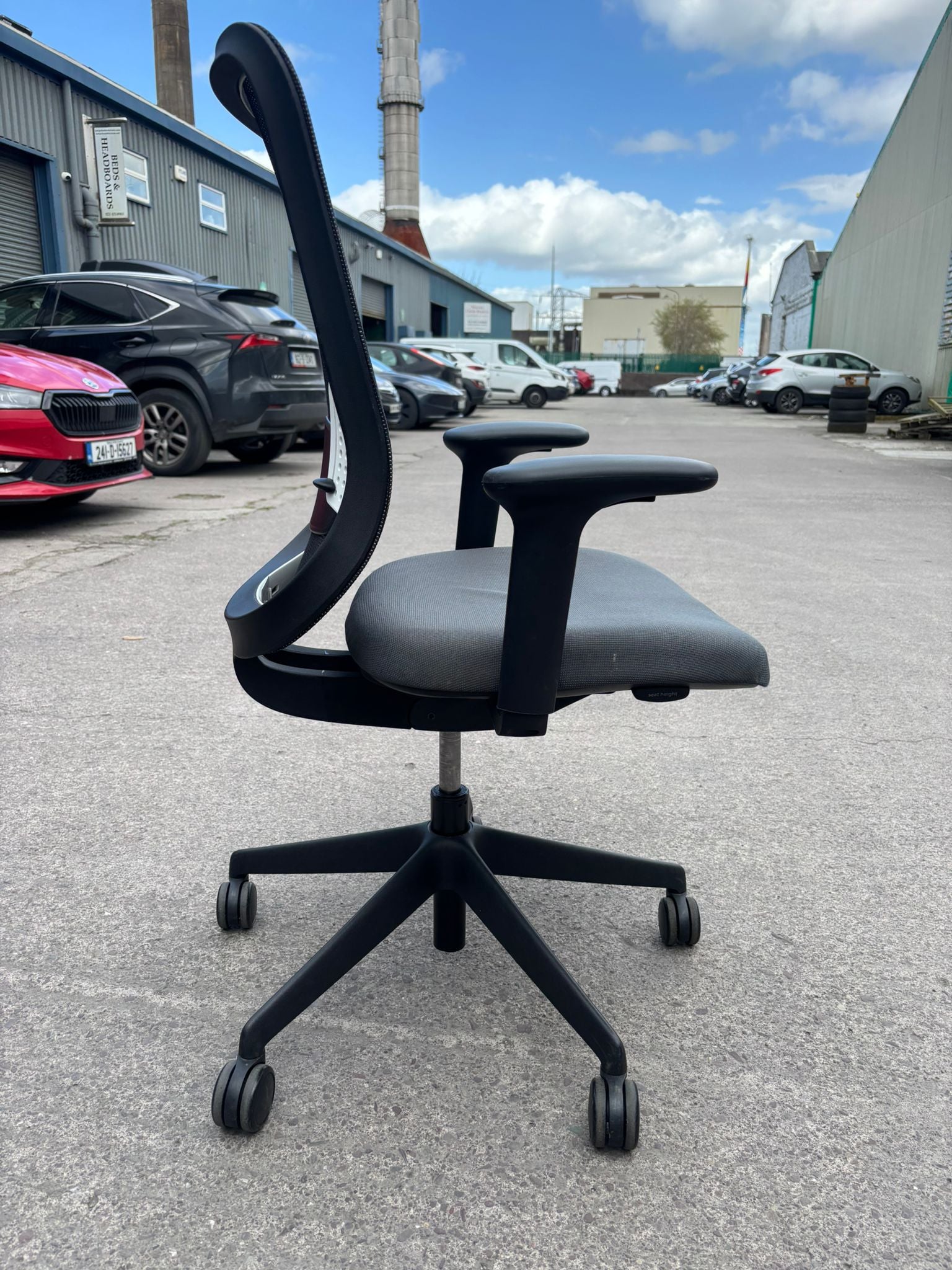 Black & Grey Second Hand Orange Box Ergo Swivel Chair
