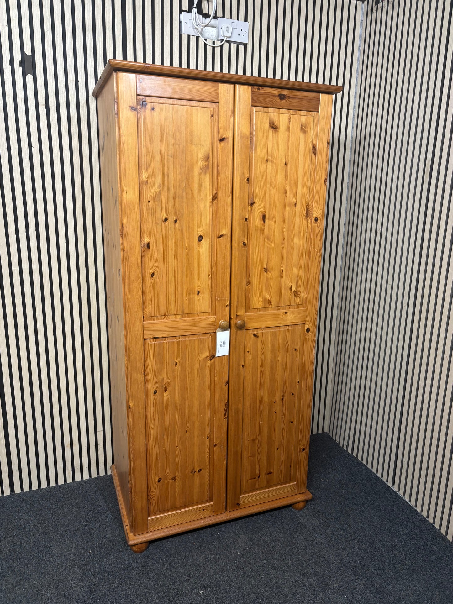 Solid pine tall 2 door wardrobe (H 186 x W 86 x D 56 cm) 3126