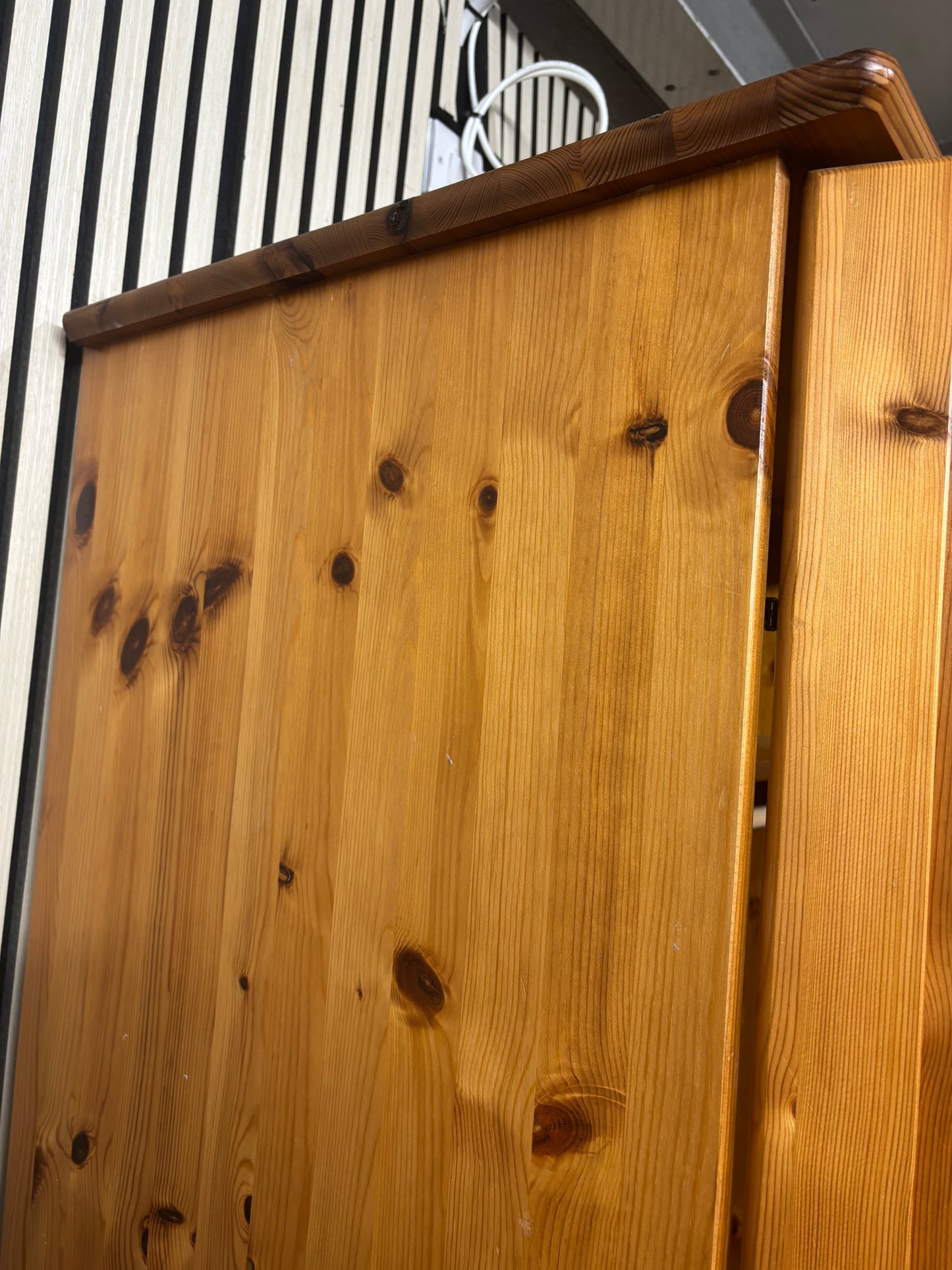 Solid pine tall 2 door wardrobe (H 186 x W 86 x D 56 cm) 3126