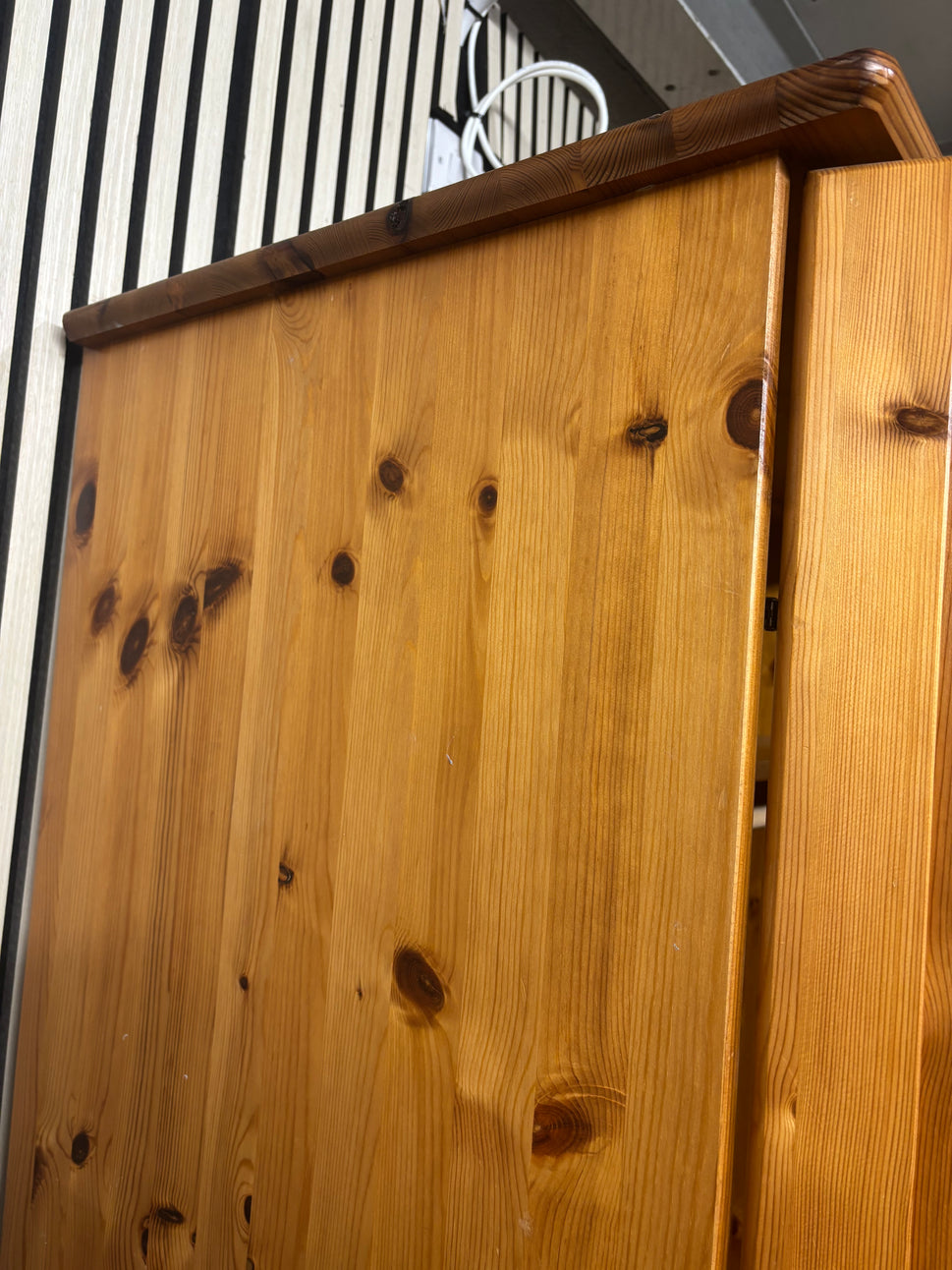 Solid pine tall 2 door wardrobe (H 186 x W 86 x D 56 cm) 3126