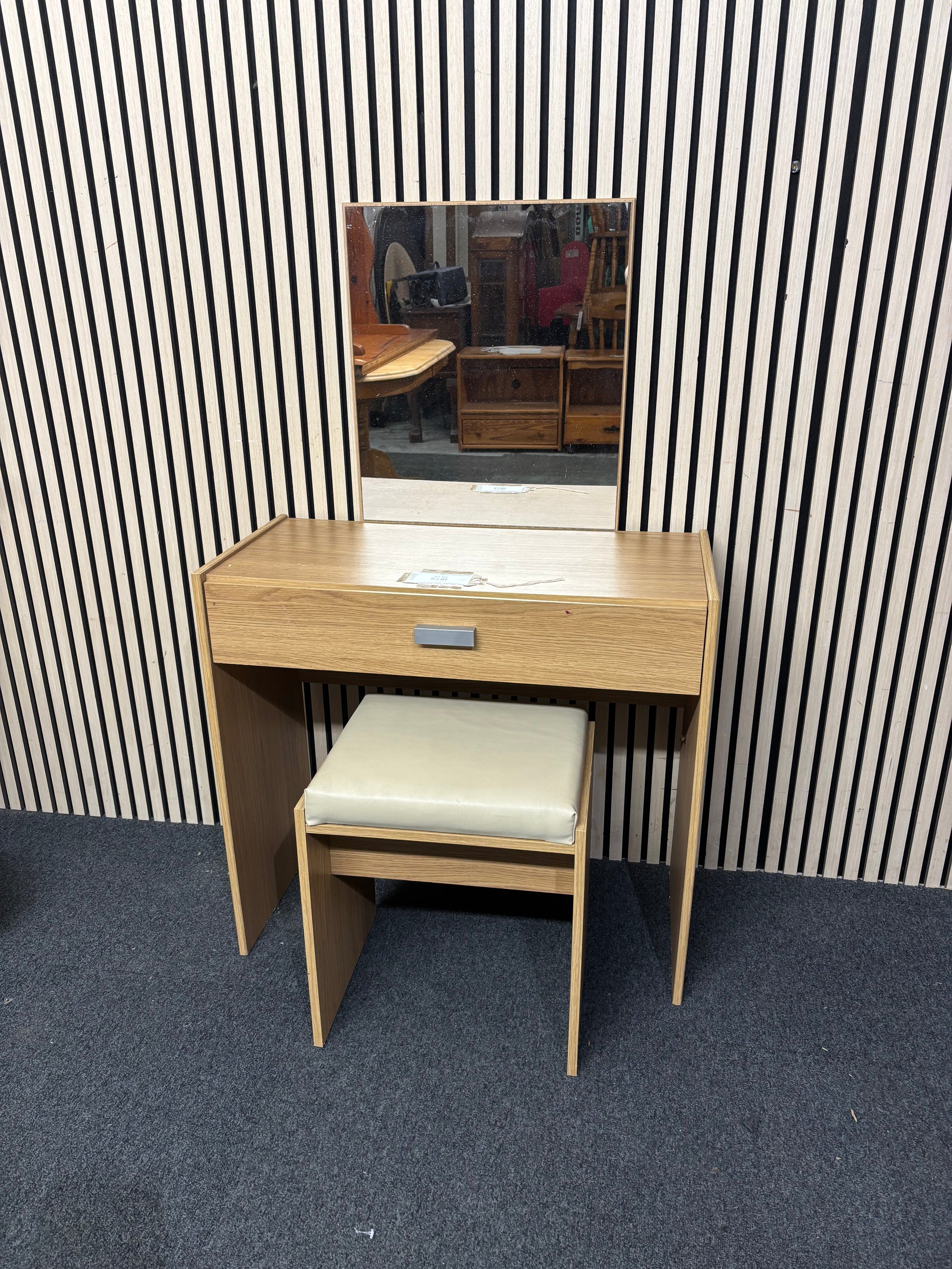 Beech laminate 1 drawer dressing table with mirror and footstool 3126