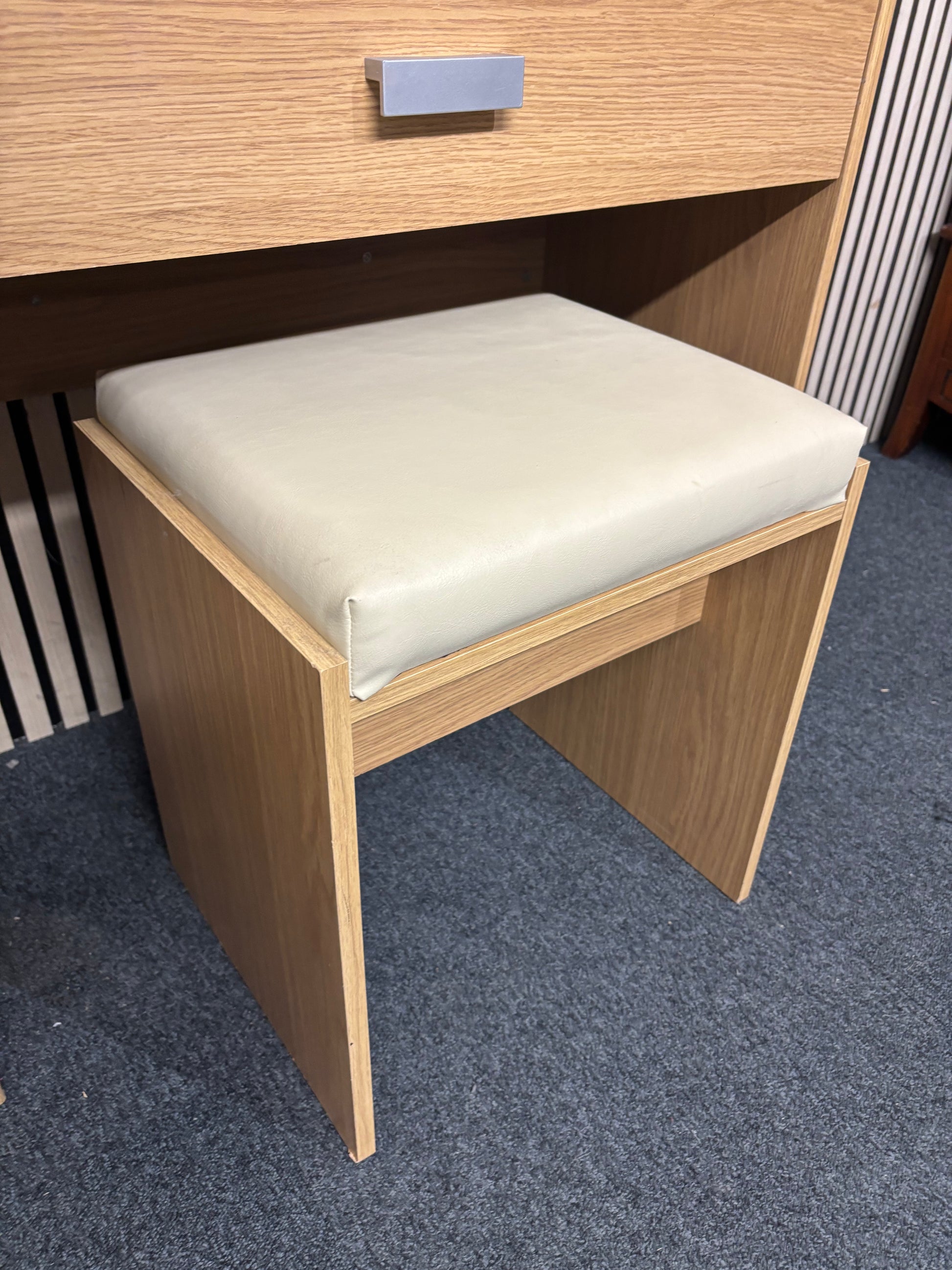 Beech laminate 1 drawer dressing table with mirror and footstool 3126