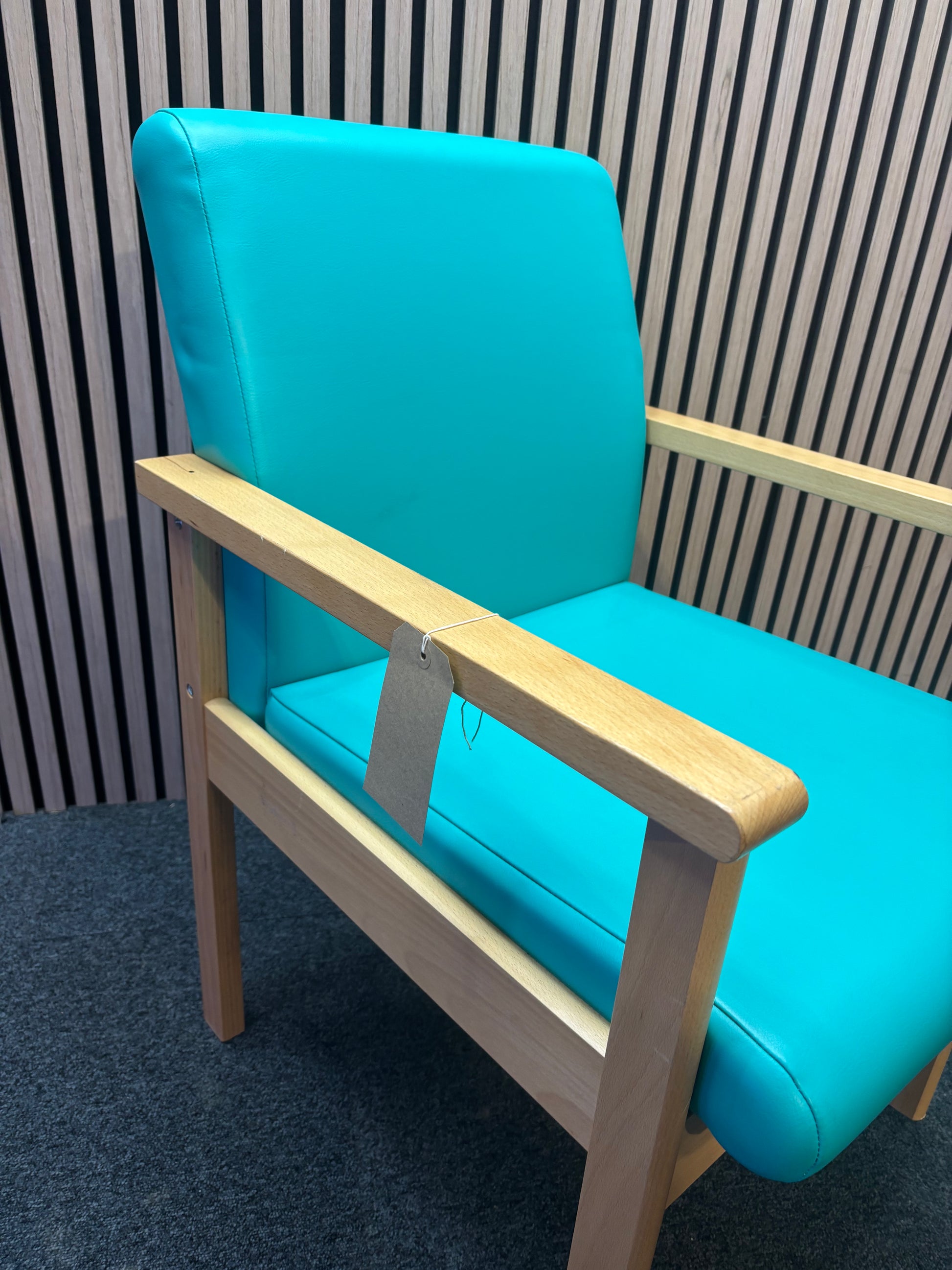 Turqoise Meavy reception chair with leatherette seats