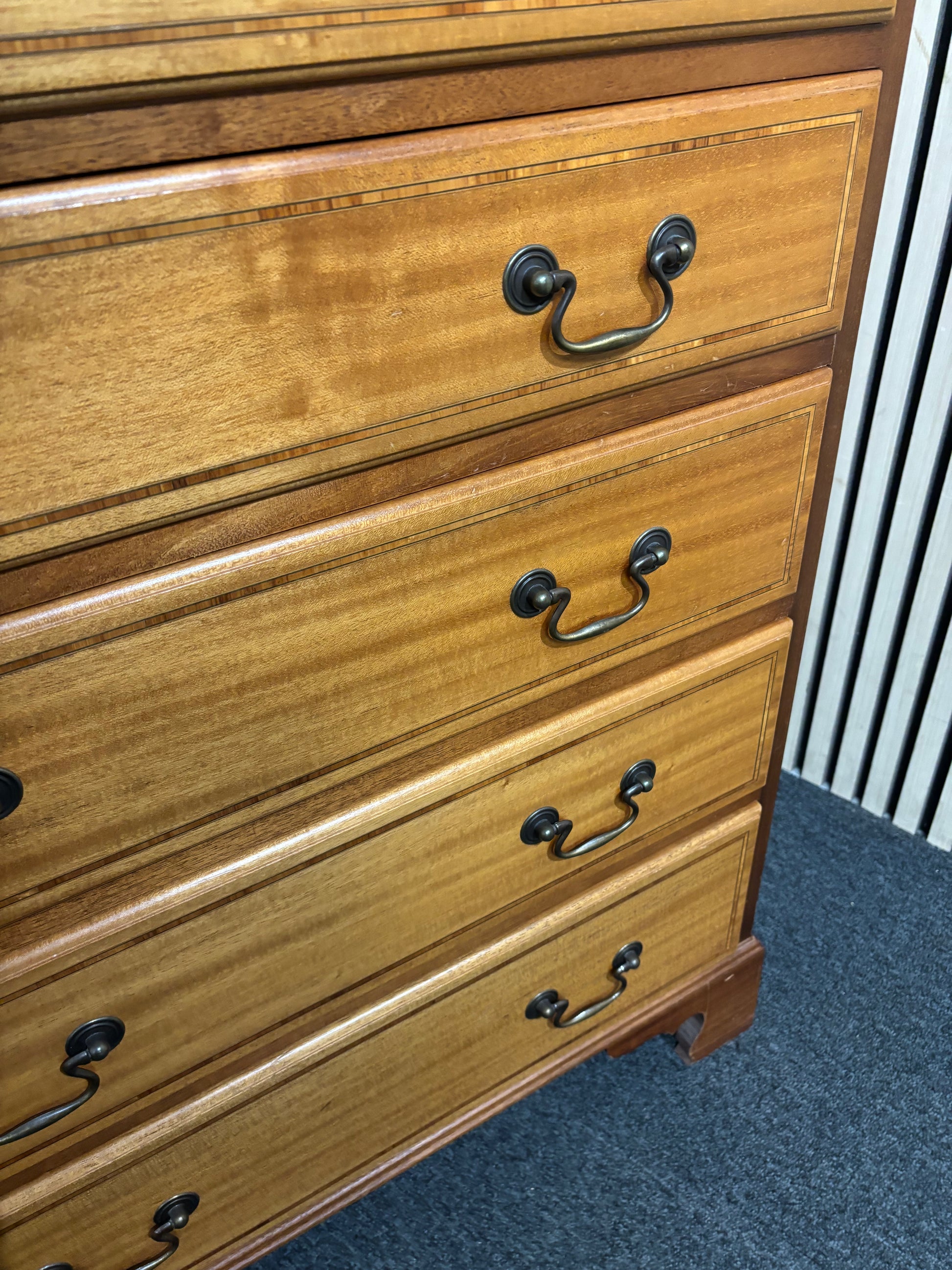 Stained pine 5 drawer chest of drawers with ornate handles (H 100 x W 75 x D 46 cm) 3126