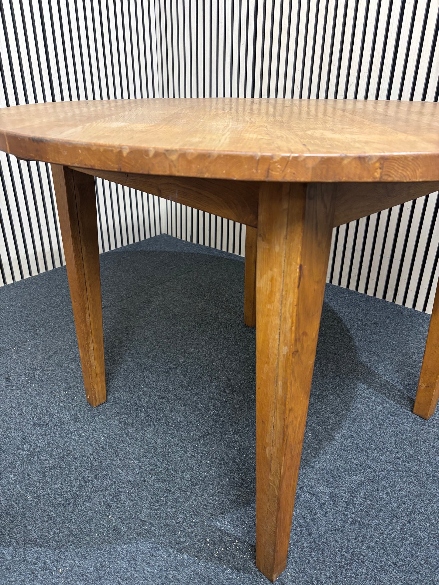Solid oak circular dining table (W 110 cm) 3126