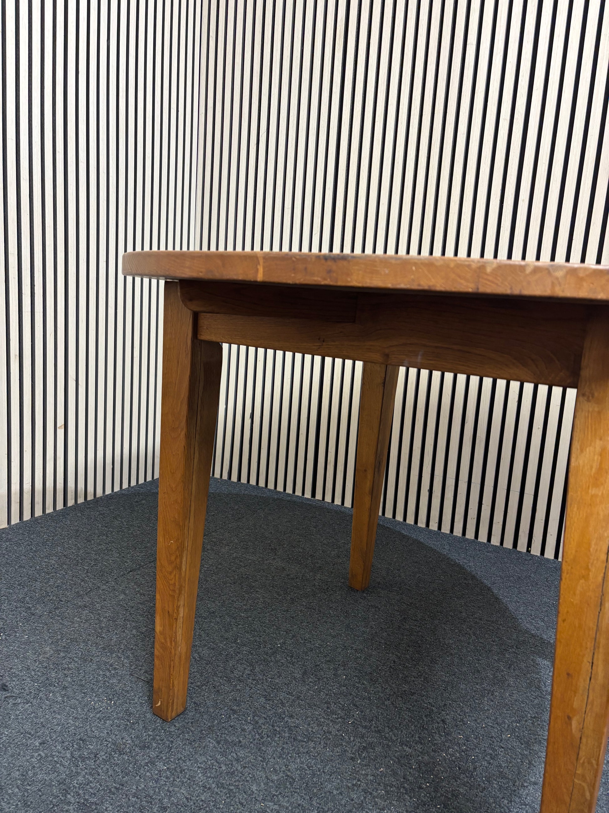 Solid oak circular dining table (W 110 cm) 3126