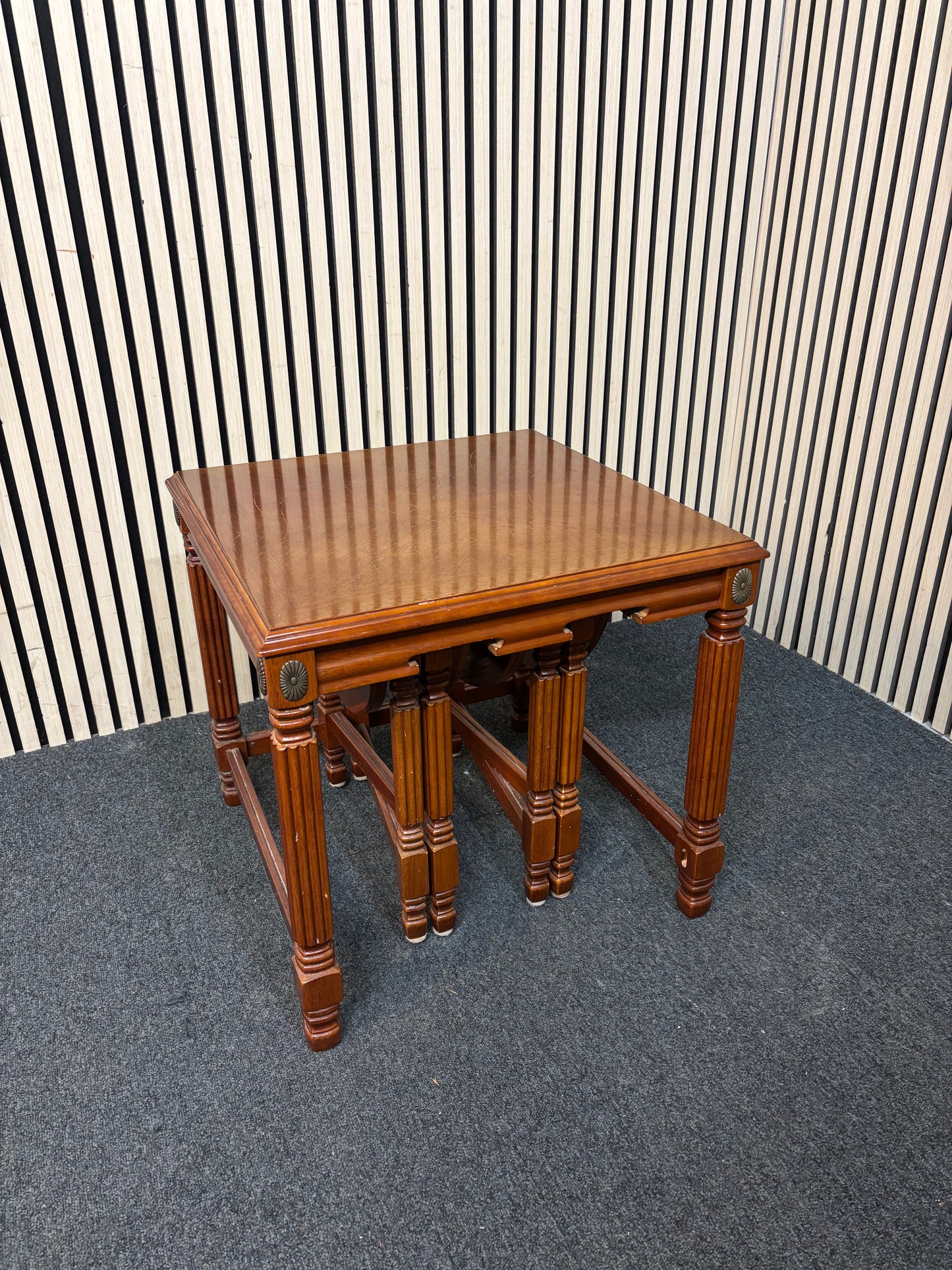 Oval pine framed gate leg kitchen table (W 37, 147 extnd x D 107 cm) 3126