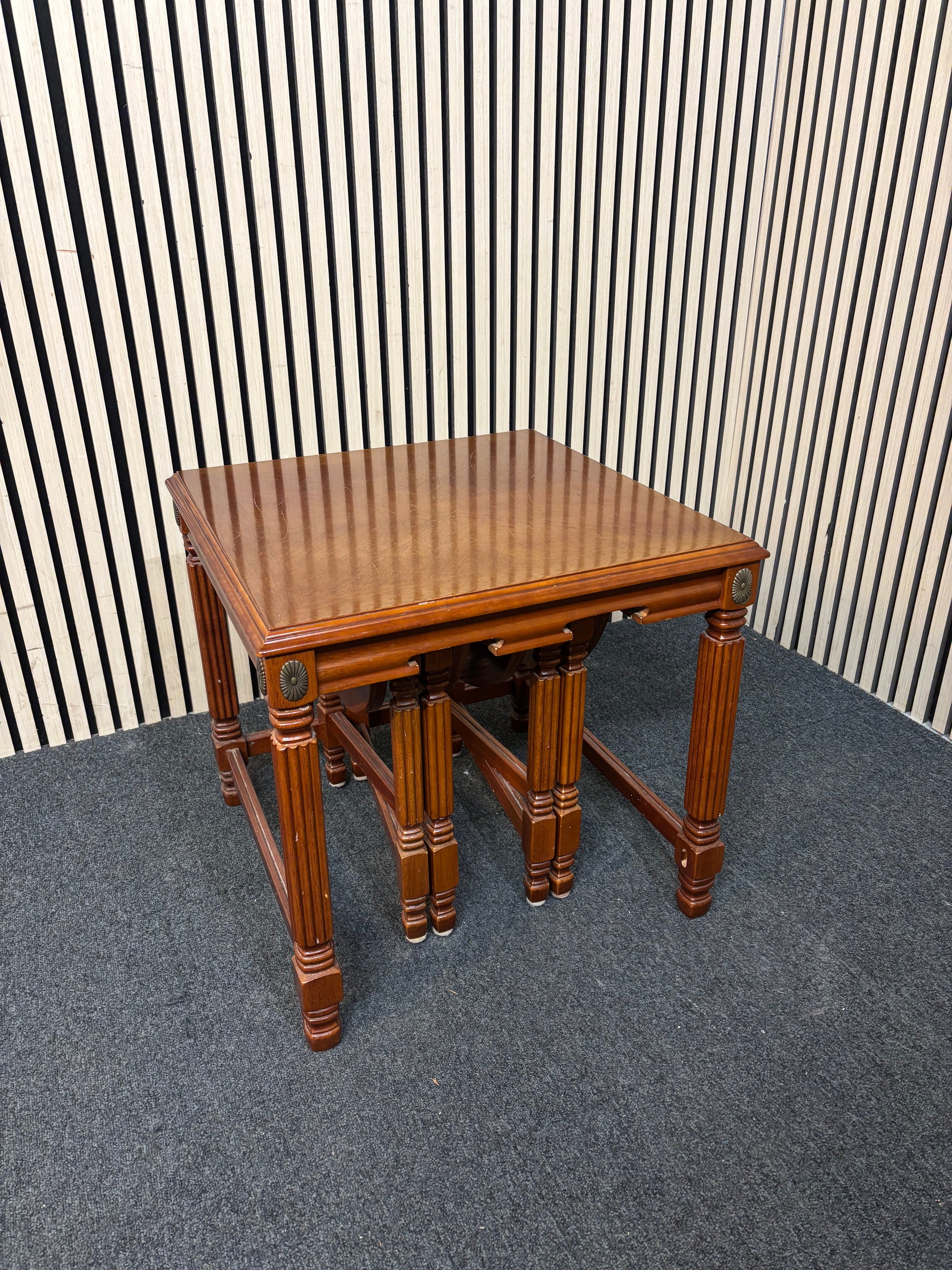 Oval pine framed gate leg kitchen table (W 37, 147 extnd x D 107 cm) 3126