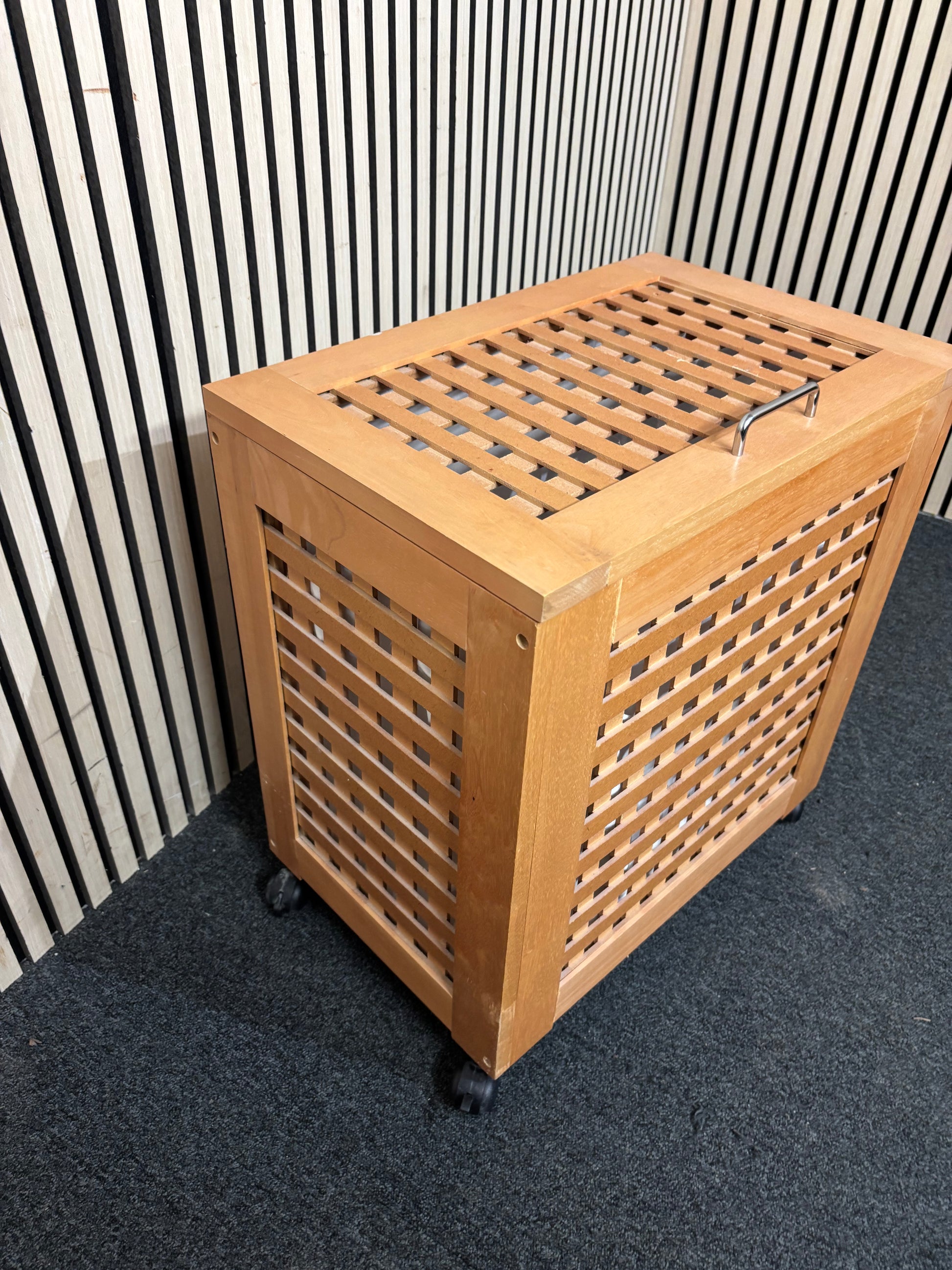 Pine lattice top open laundry boxes on castors 3126