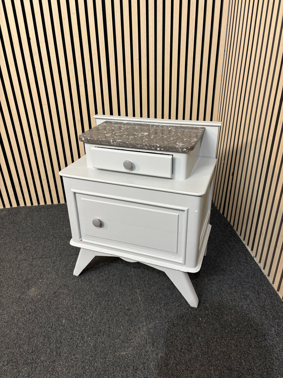 Light grey painted 1 door 1 drawer bedside locker with granite top 3126