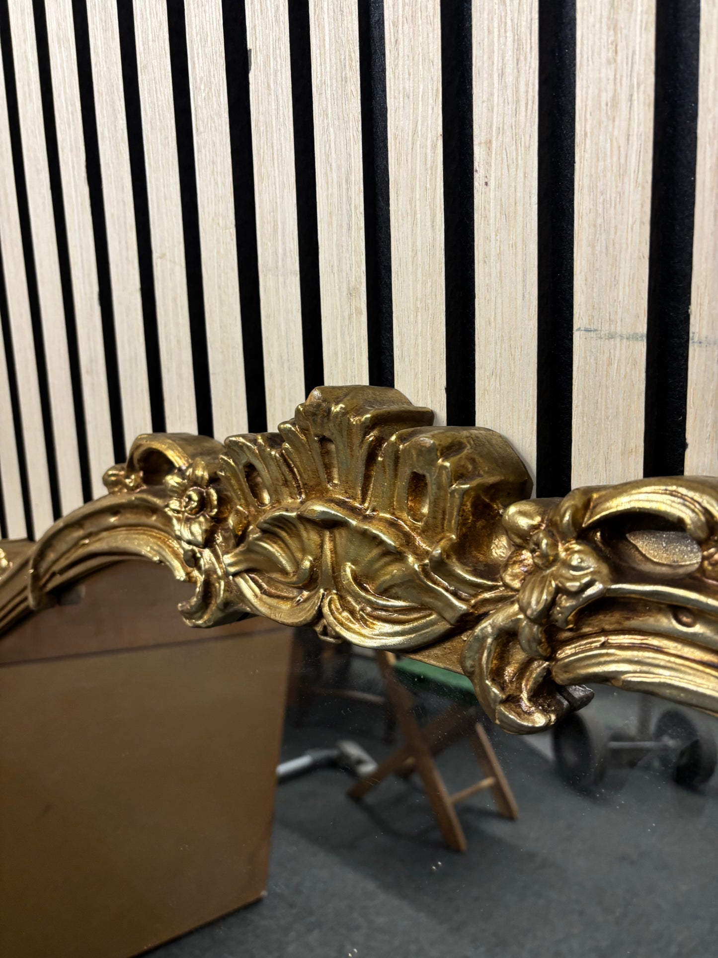 Ornate gold-framed wall mirror 3126