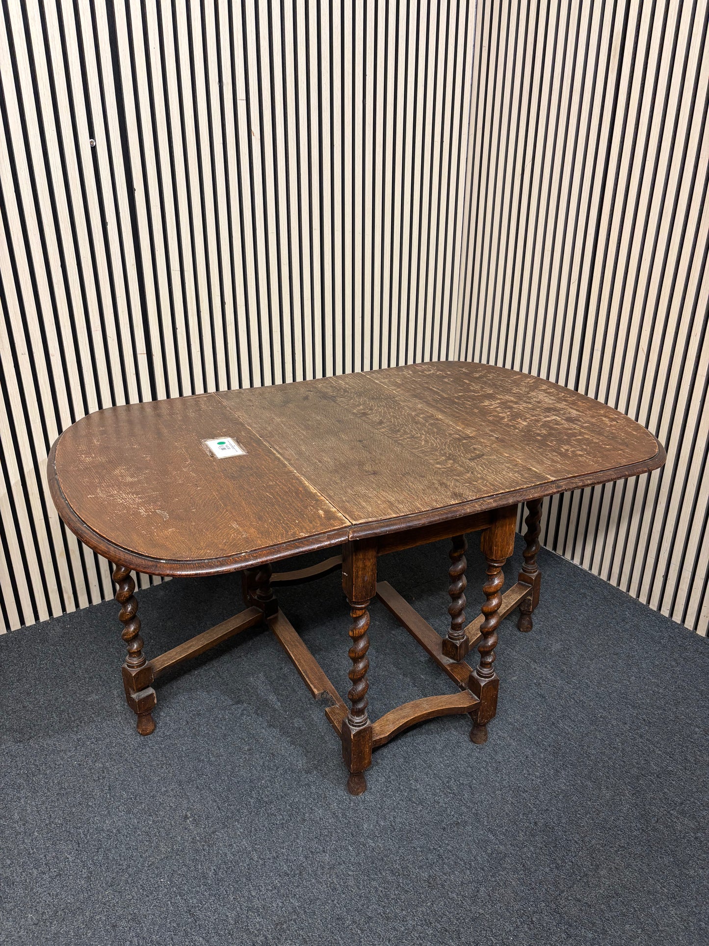 English oak oval barley twist gate leg table (H 72 x W 45 ,135 extnd x D 90 cm) 3126