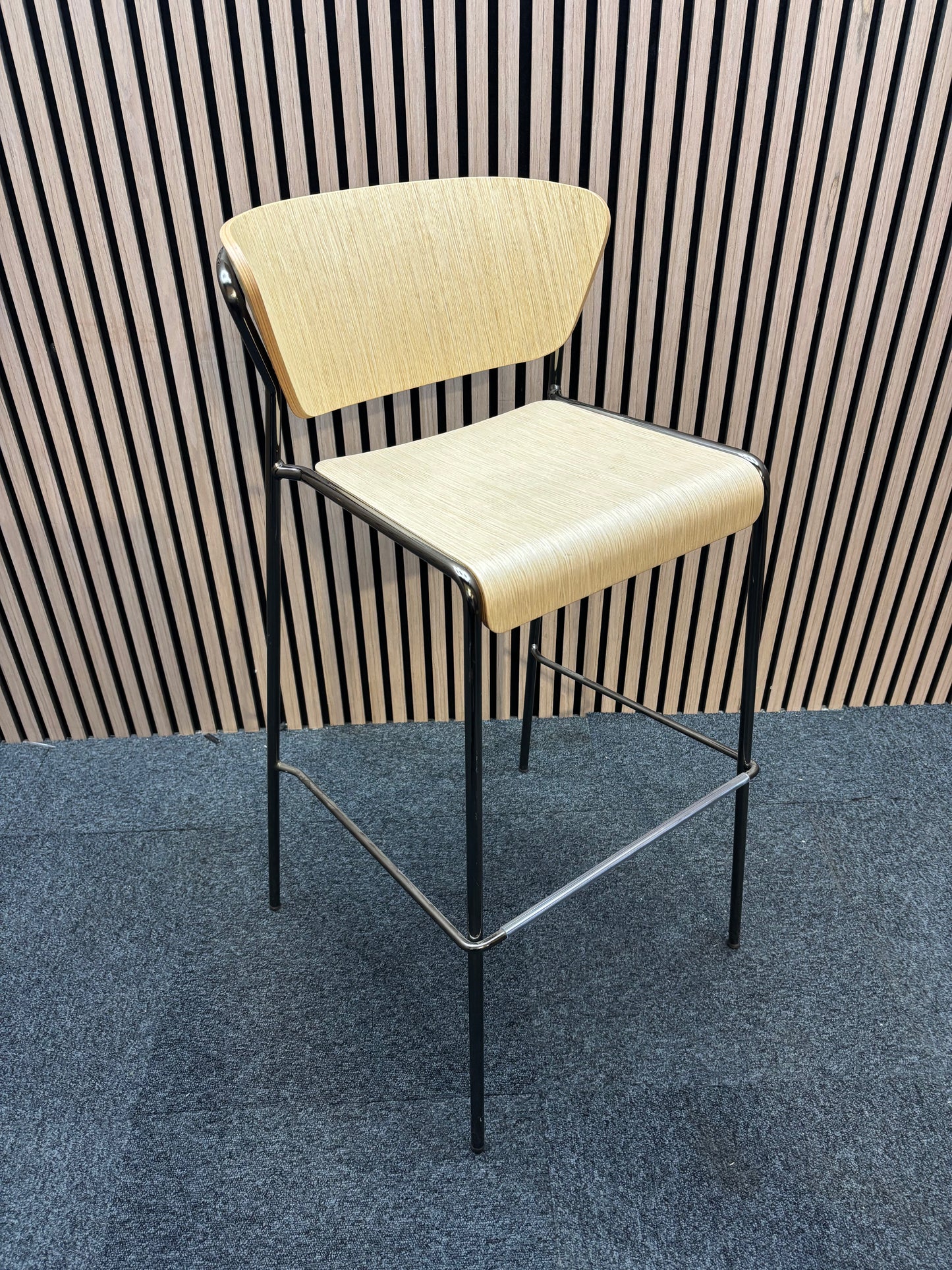 Salo bar stool with natural oak and solid 4 legged black frame