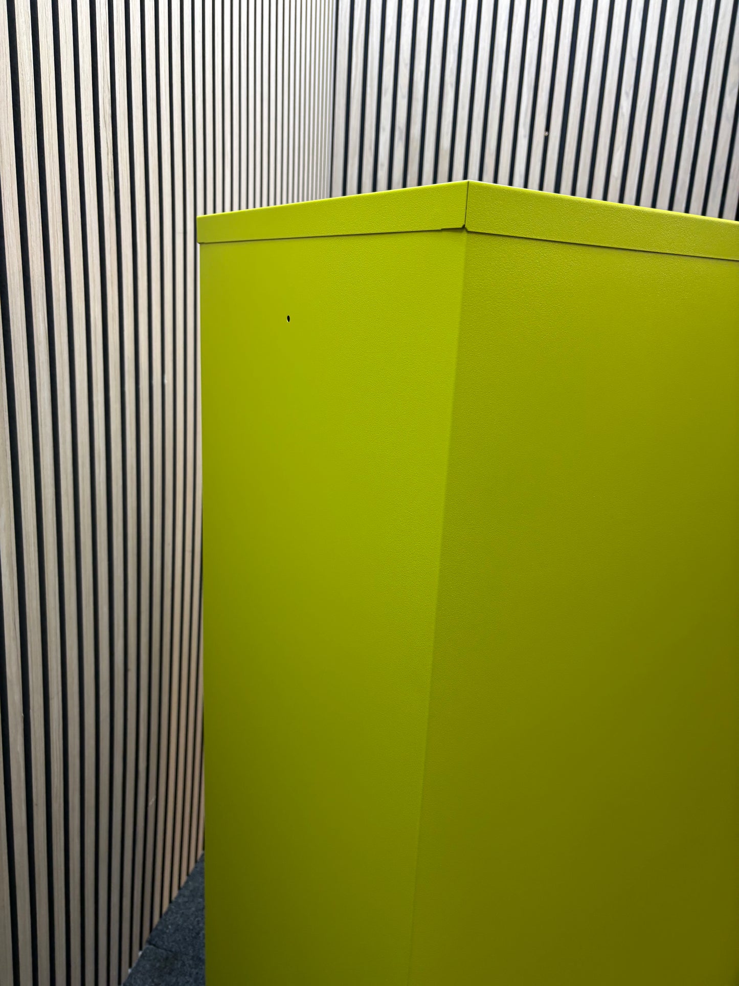 Steel 4 drawer contract filing cabinet 1321mm high - green