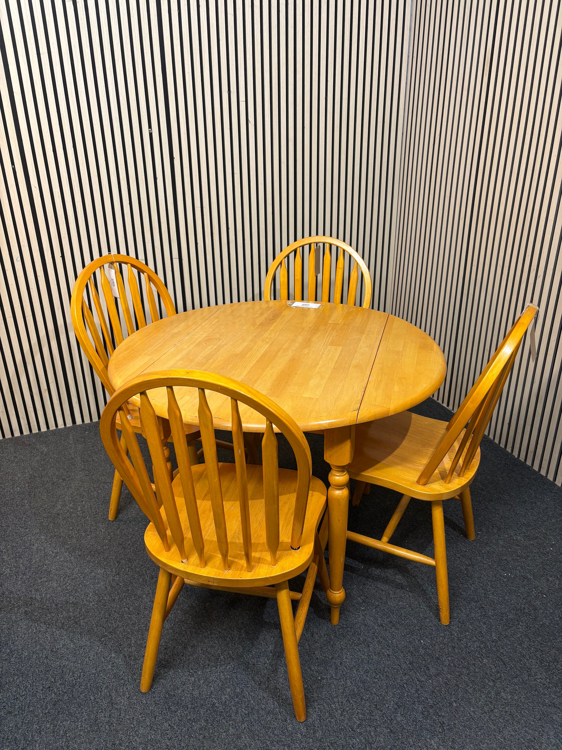 Rubber drop leaf circular table with  4 no. matching kitchen chairs (W 64, 100 extnd x D 100 cm) 2226