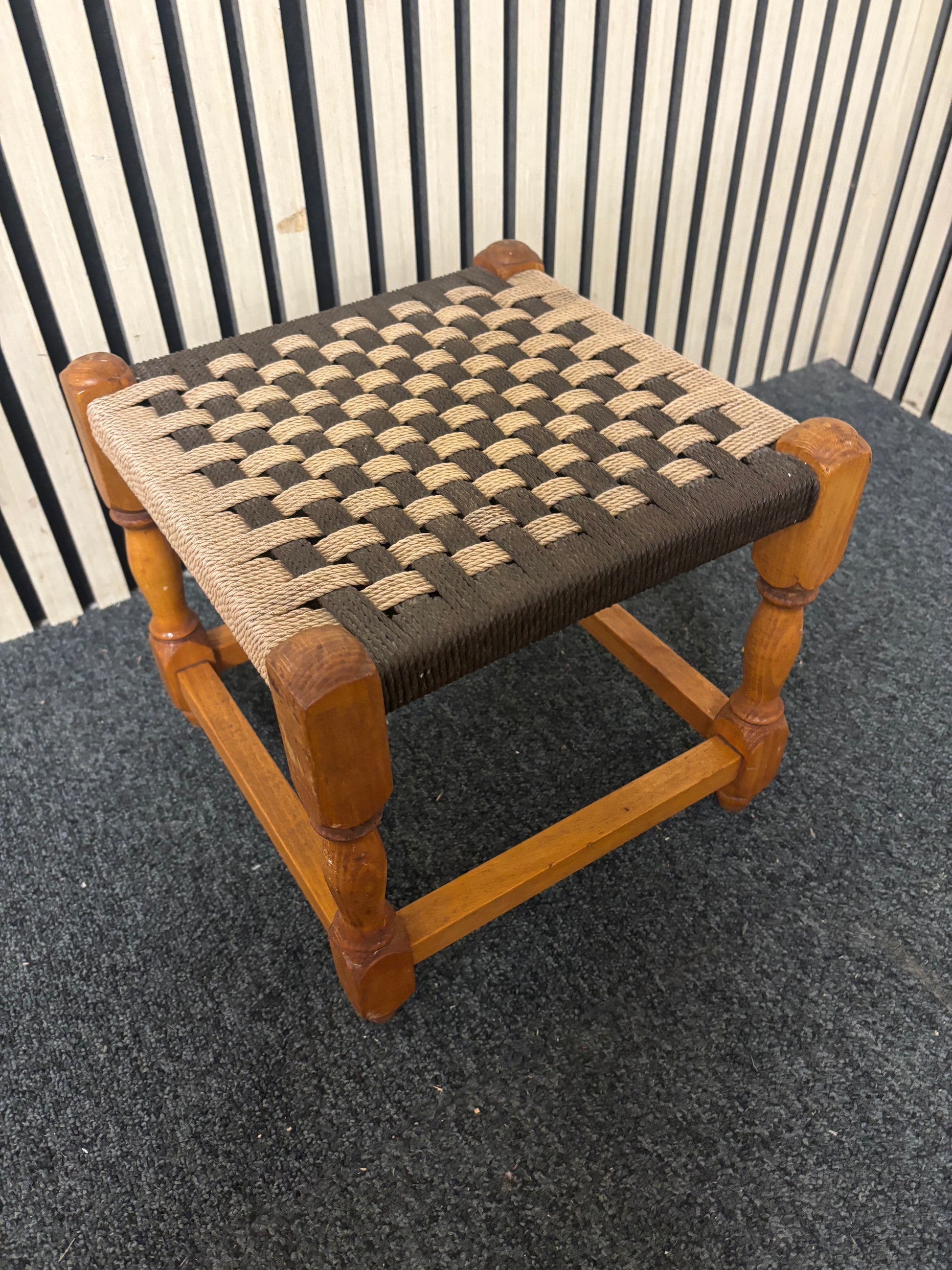 Small sugain stool 2226