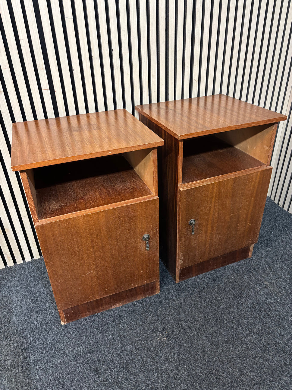 Mahogany 1 door bedside locker with shelf (SET OF 2) 2226
