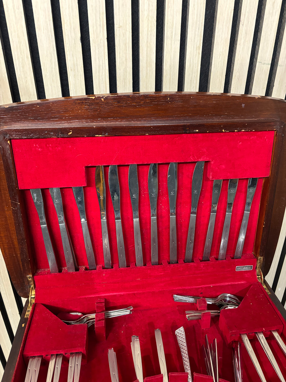Mahogany framed top open cutlery set with table 3126