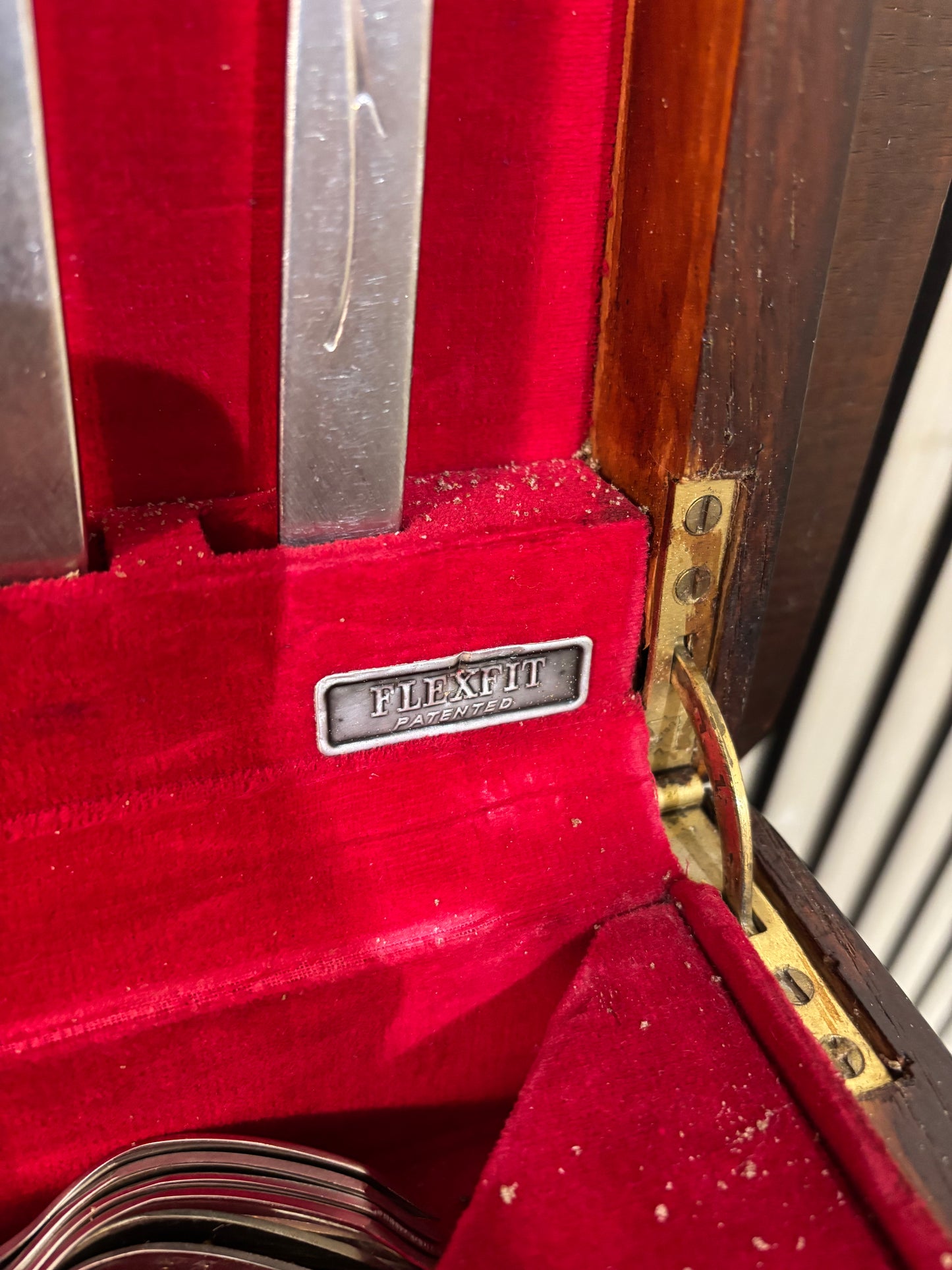 Mahogany framed top open cutlery set with table 3126