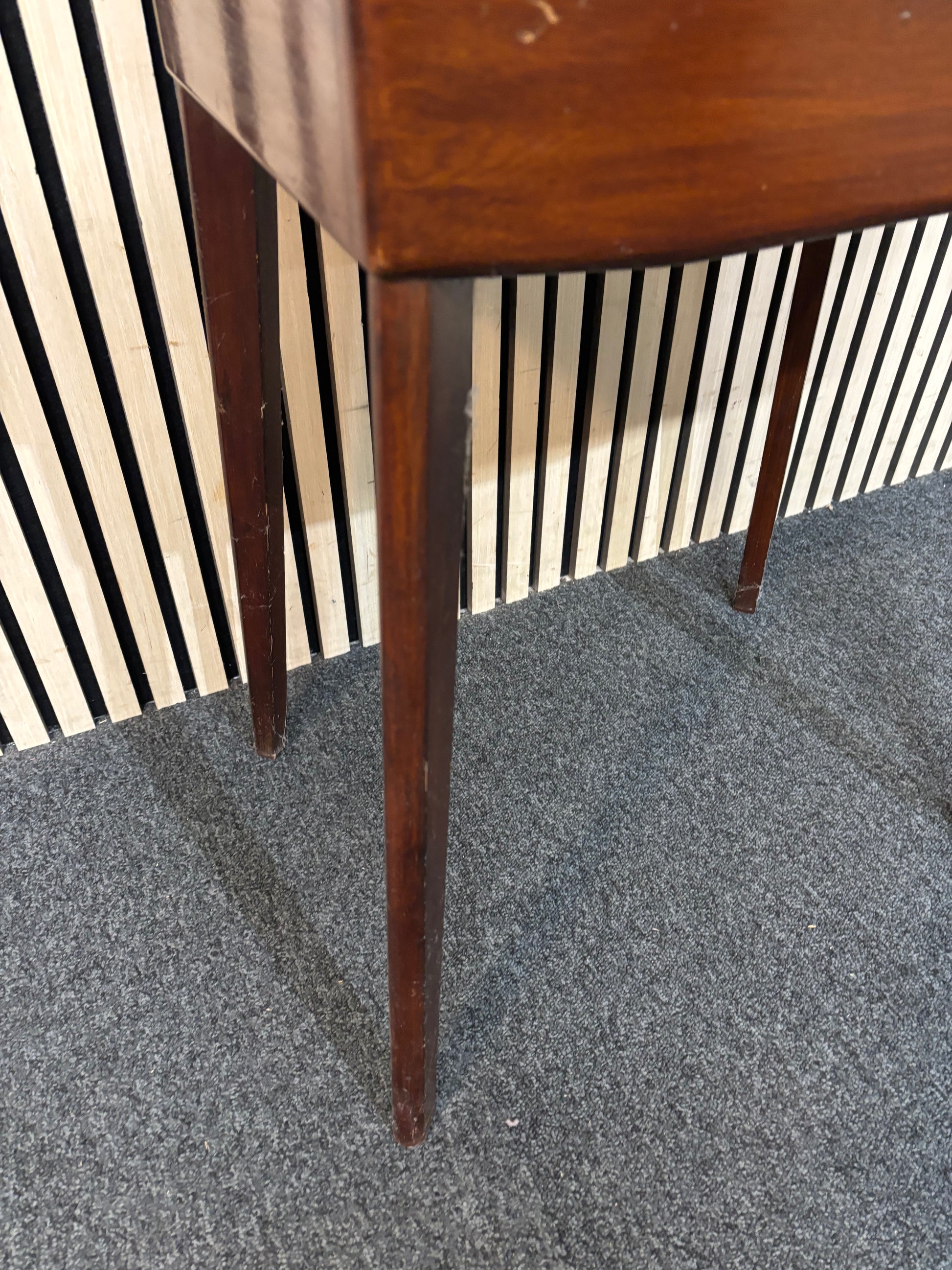 Mahogany framed top open cutlery set with table 3126