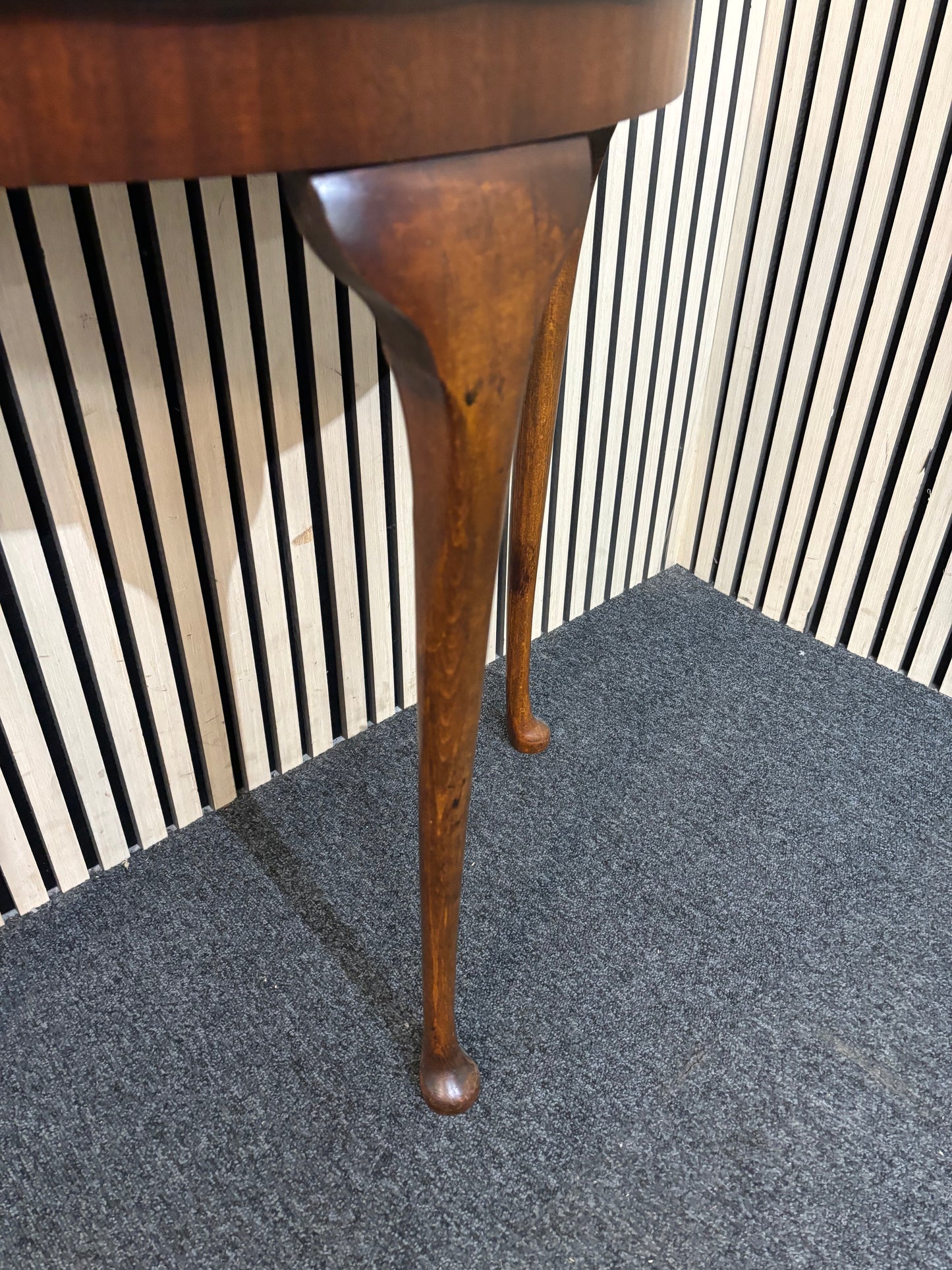 Mahogany framed half moon table (H 74 x W 73 x D 38 cm) 2226