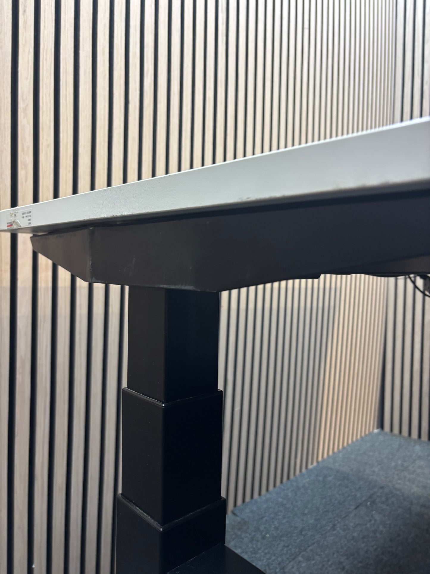 Elev8 Luxe sit-stand back-to-back desks, desk top included- various colours available (140/160 cm x 80 cm)