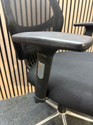 Switch Black mesh back second hand swivel chair with adjustable arms and black fabric seat 3 image
