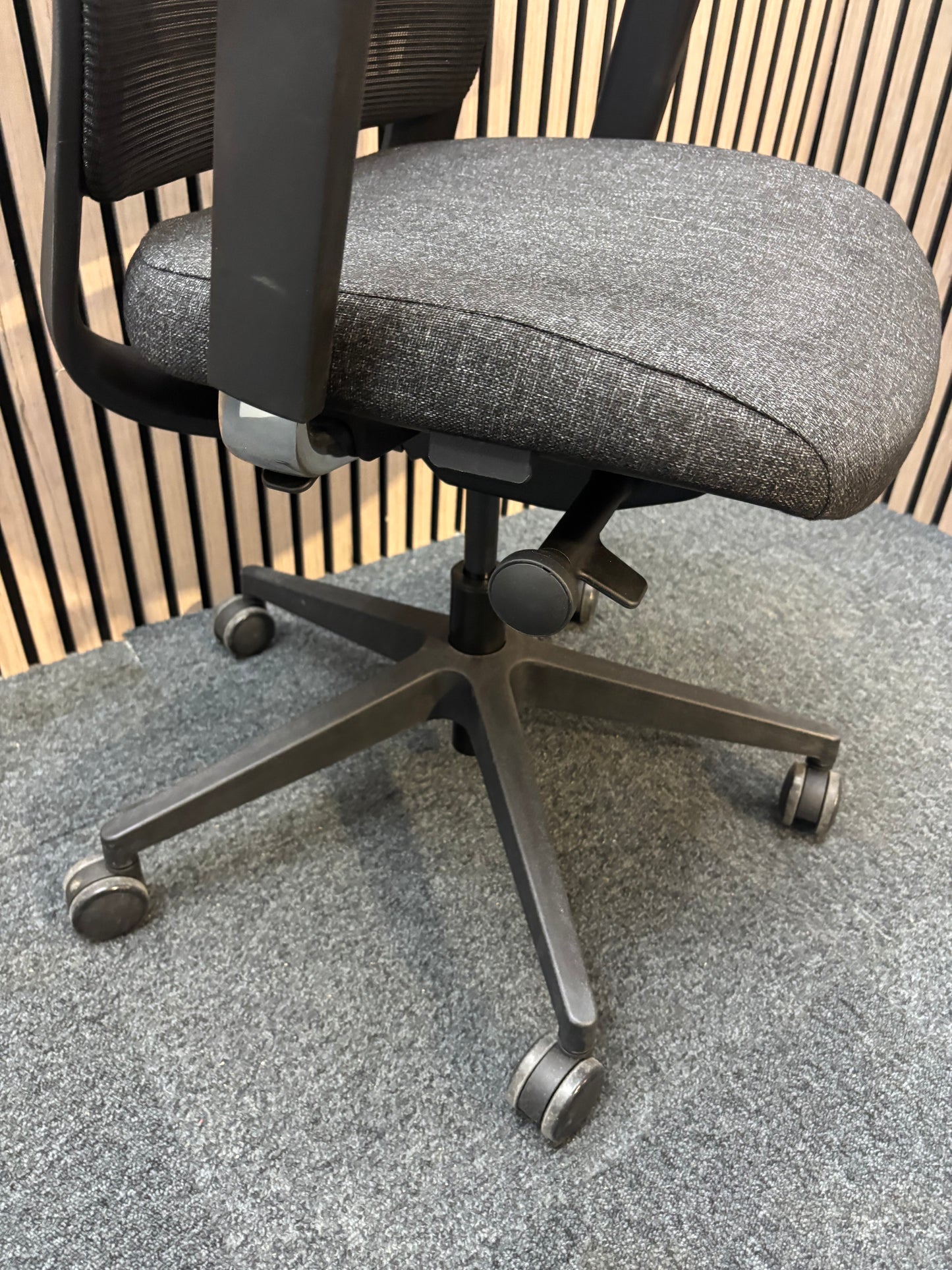 NEW Lennon Black mesh back 3 lever  multifunction executive swivel chair with charcoal seat and height adjustable arms. LARGE QTYS AVAILABLE. PRICE INC VAT AT 23%