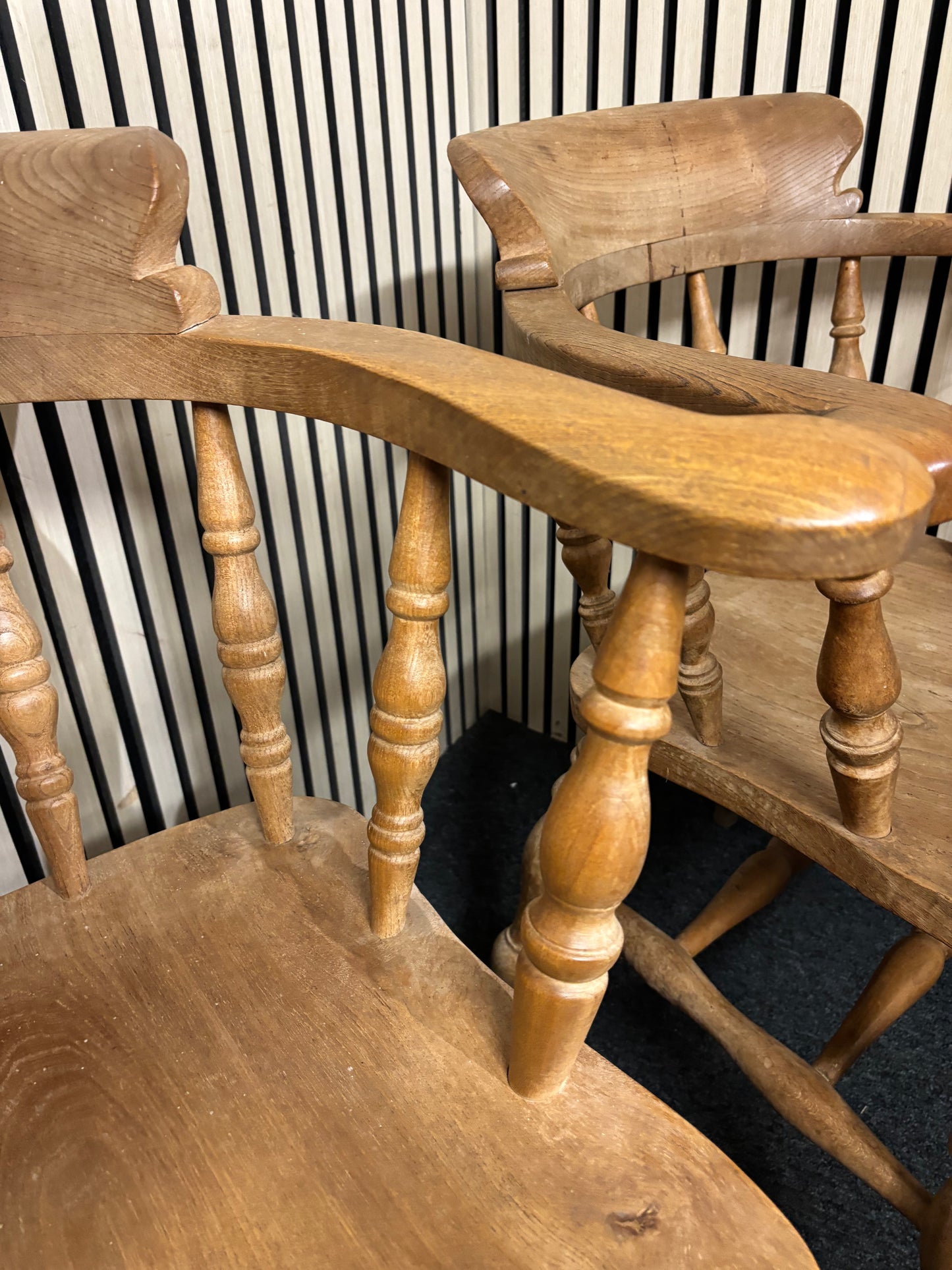 Solid oak spindle back carver chair (SET OF 2) 43529
