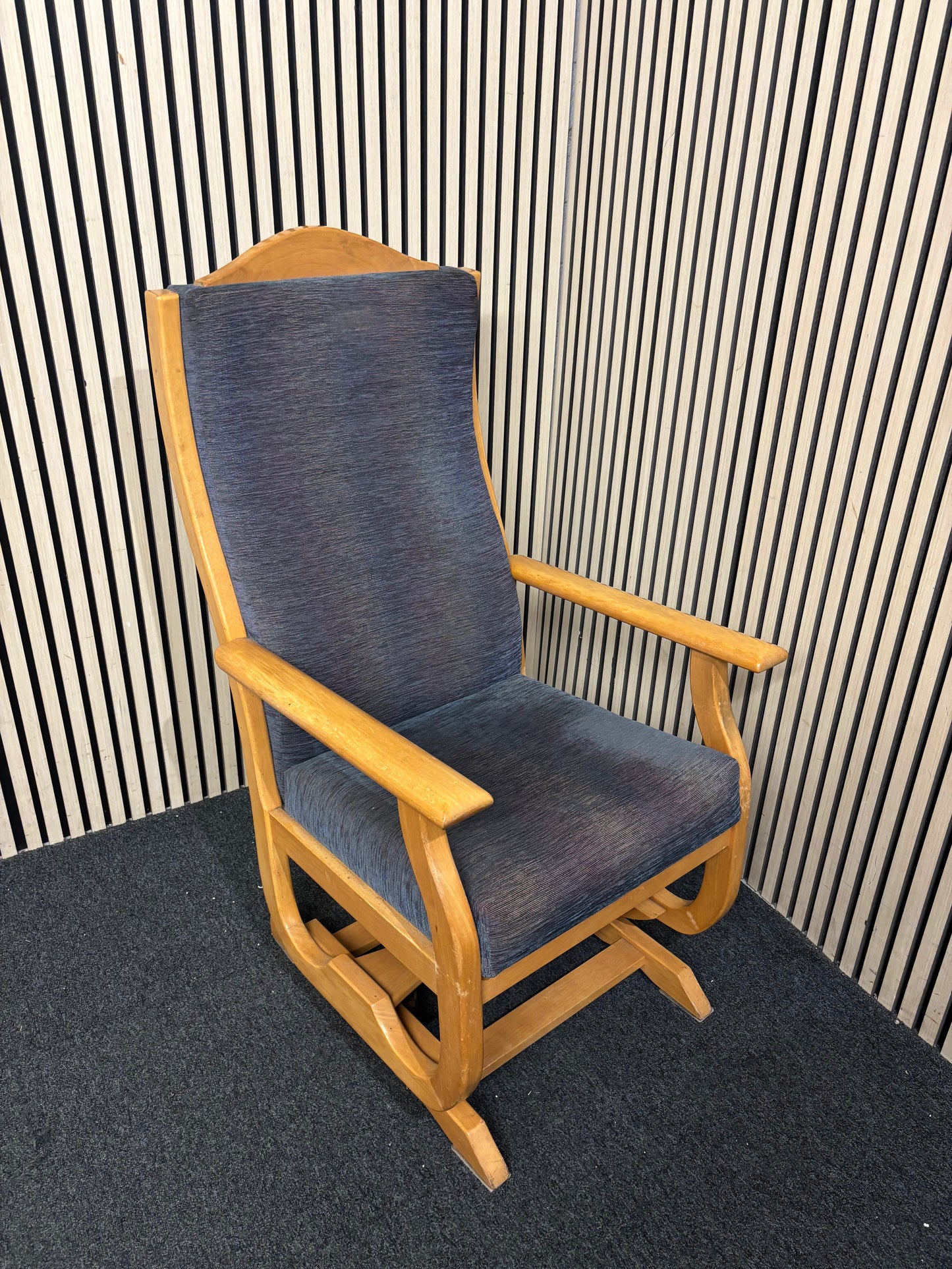 Solid beech rocking chair with blue fabric 43558