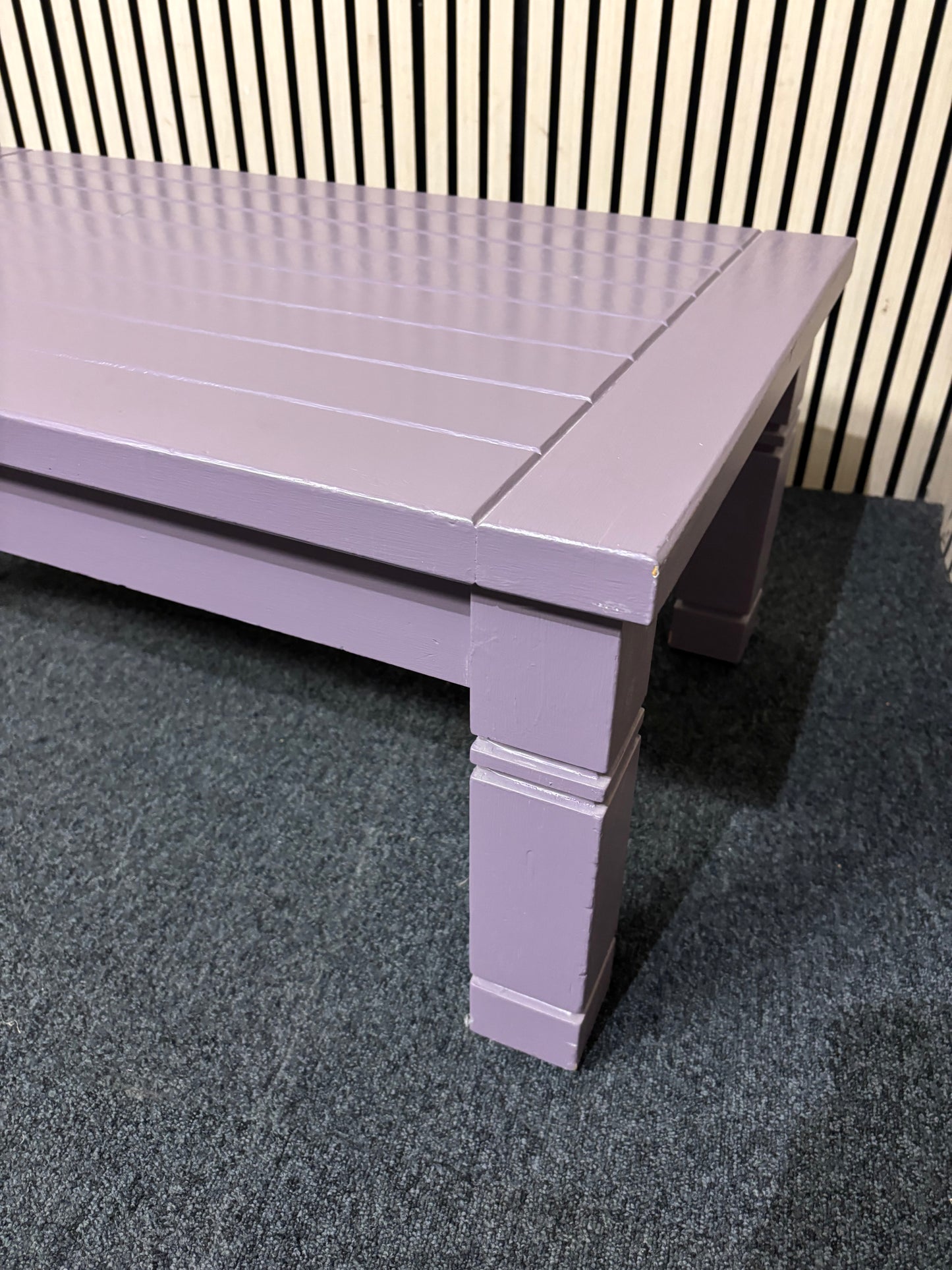 Purple painted solid pine rectangular coffee table (H 40 x W 100 x D 60 cm) 43591