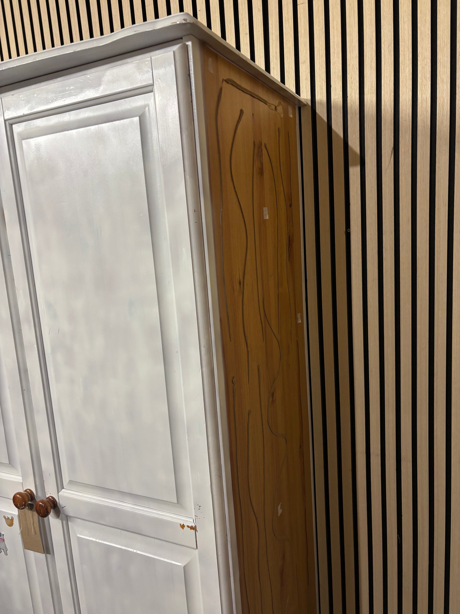 Solid pine 2 door wardrobe (H 177 x W 95 x D 58 cm) (White spray paint front) 43526