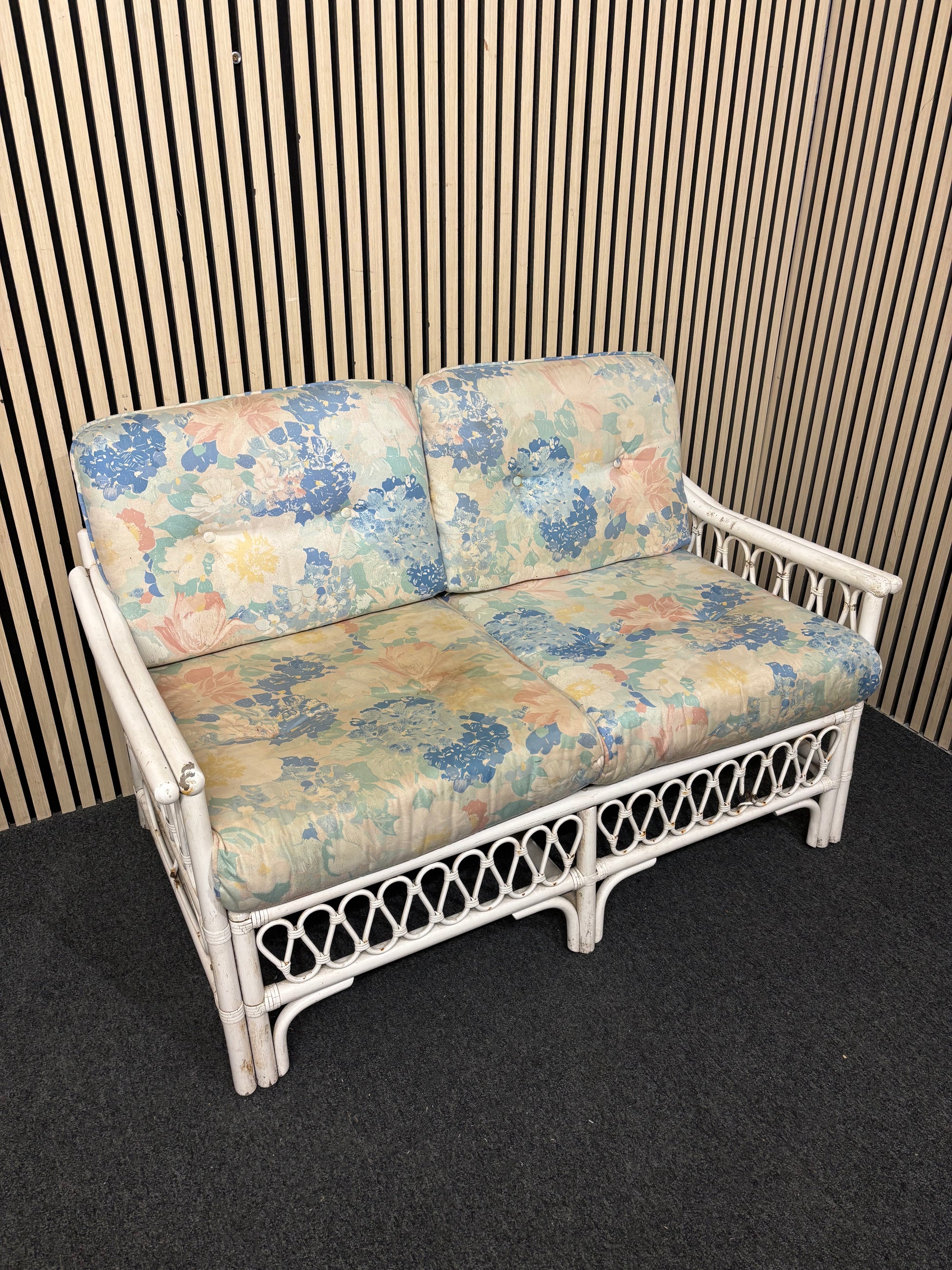 White wicker 2 seater sofa with mixed fabric cushions 43627