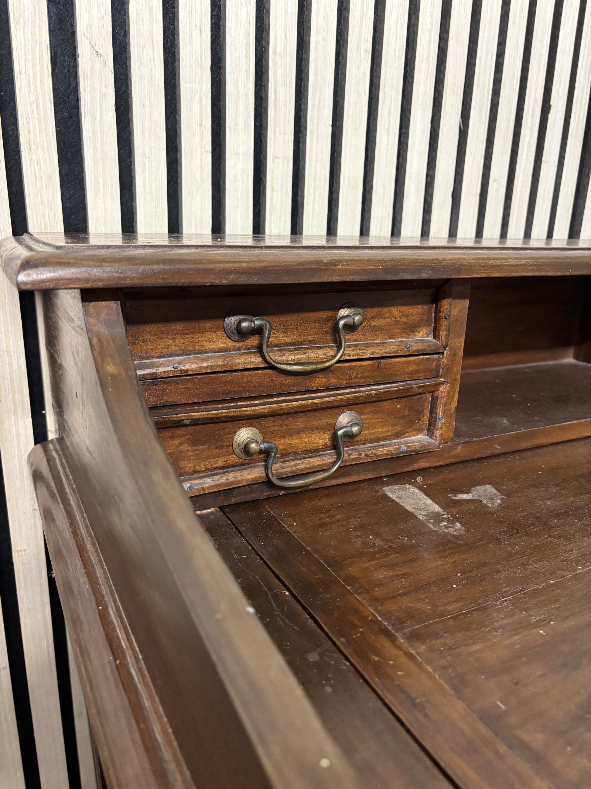 Dark wood stained writing desk (H 100 x W 100 x D 60 cm) 43555