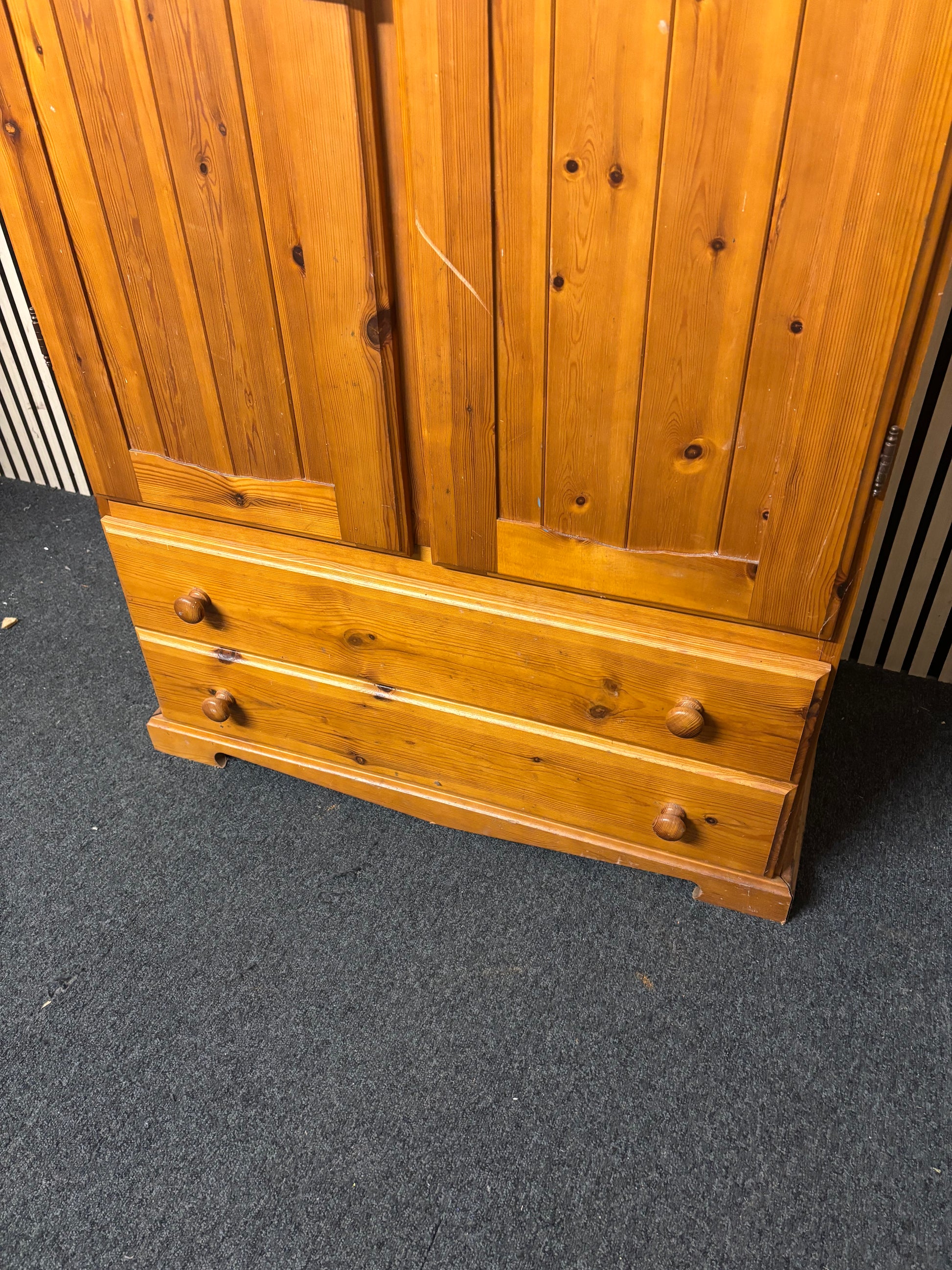 Solid pine 2 door 2 drawer wardrobe (H 177 x W 89 x D 51 cm) 43641