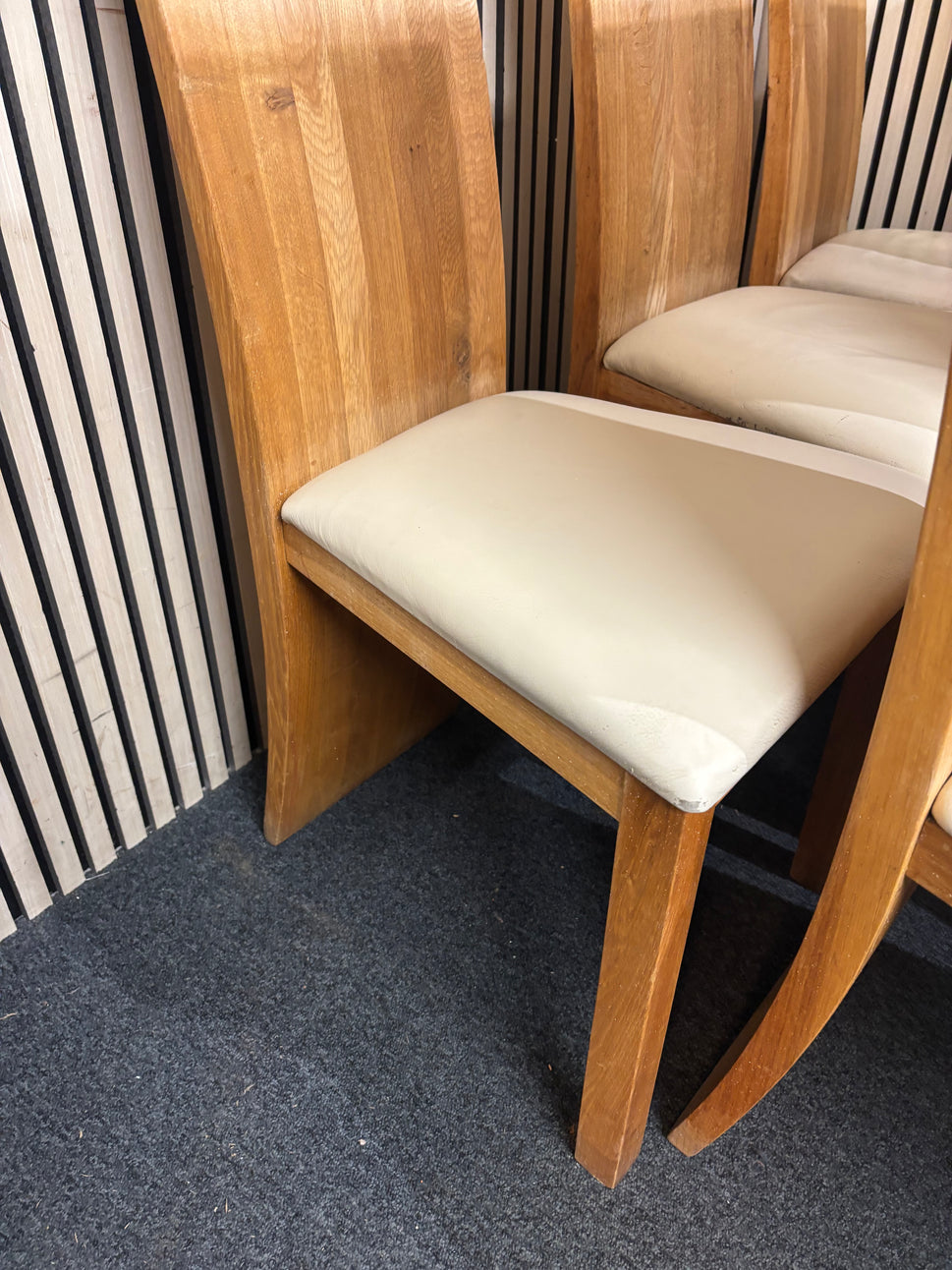 Solid oak curved dining chair with cream leatherette seat (SET OF 6) 43668
