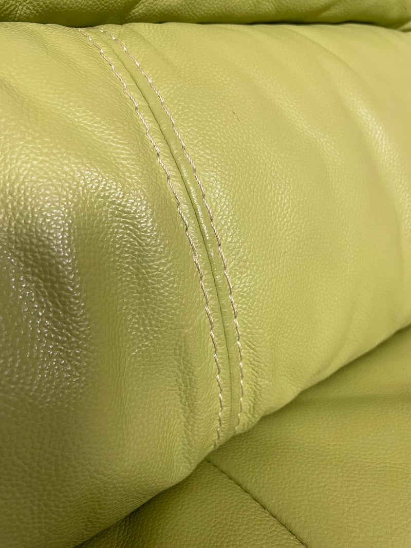 Modern lime green leather corner sofa with right-hand chaise lounge. (L 250 x W 160 cm)  44807