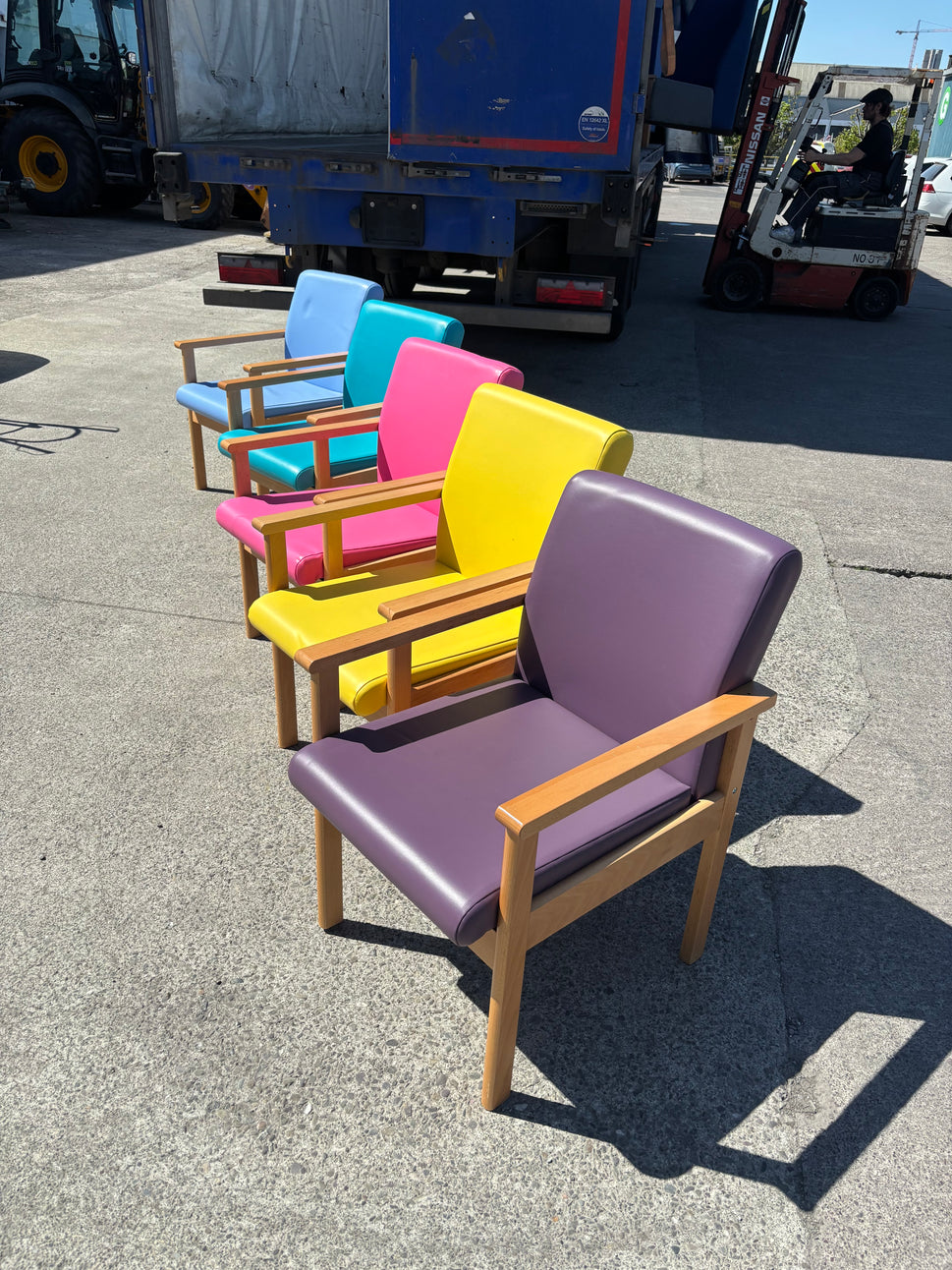 Purple Meavy reception chair with leatherette seats