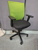 Switch Altino green mesh back, black seat with height adjustable arms 3 image