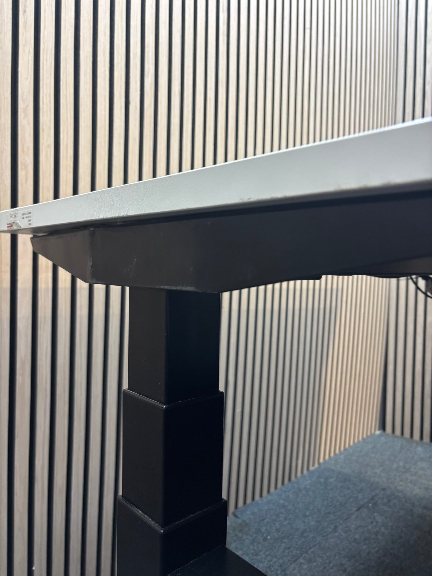 Elev8 Luxe sit-stand back-to-back desks, desk top included- various colours available (140/160 cm x 80 cm)