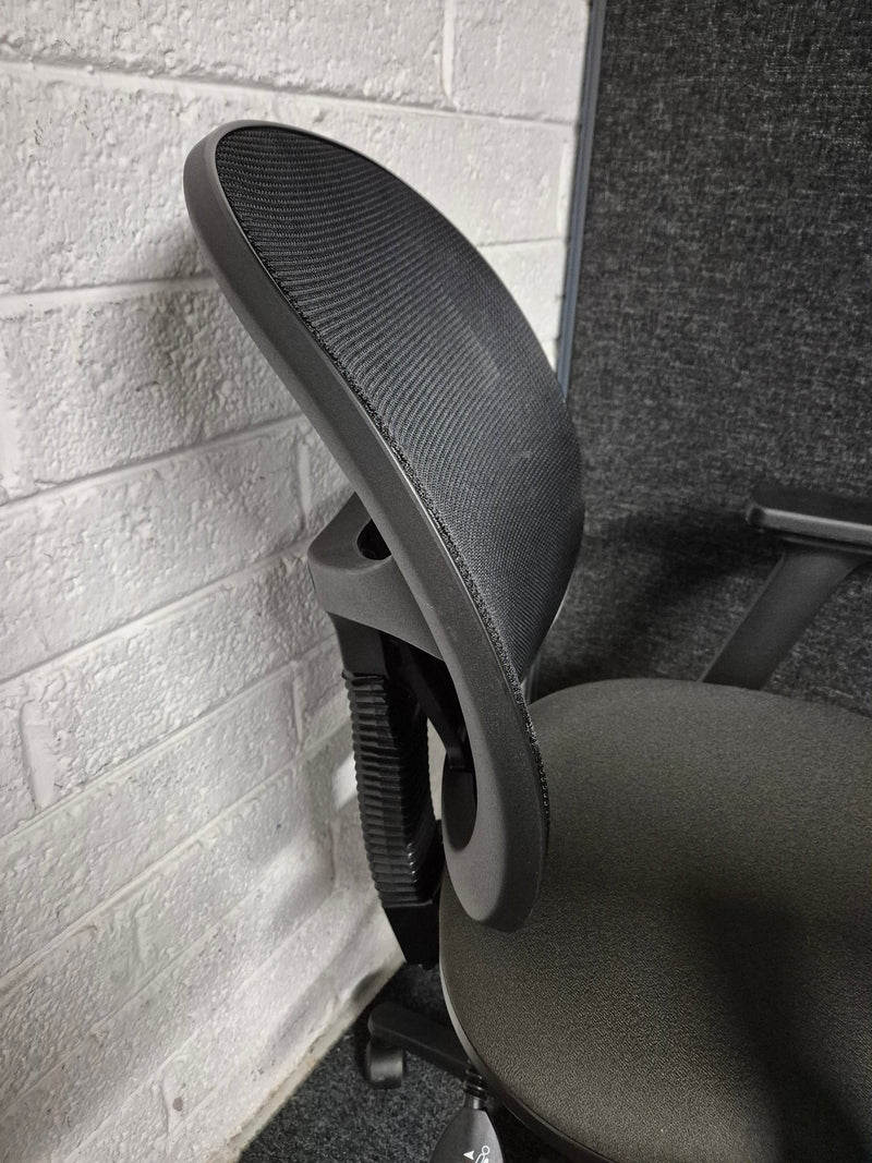 Jota 2 lever swivel chair with HA Back and arms
