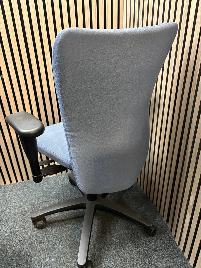 Blue fabric secondhand high back swivel chair with black 5 star base and adjustable arms - image 3
