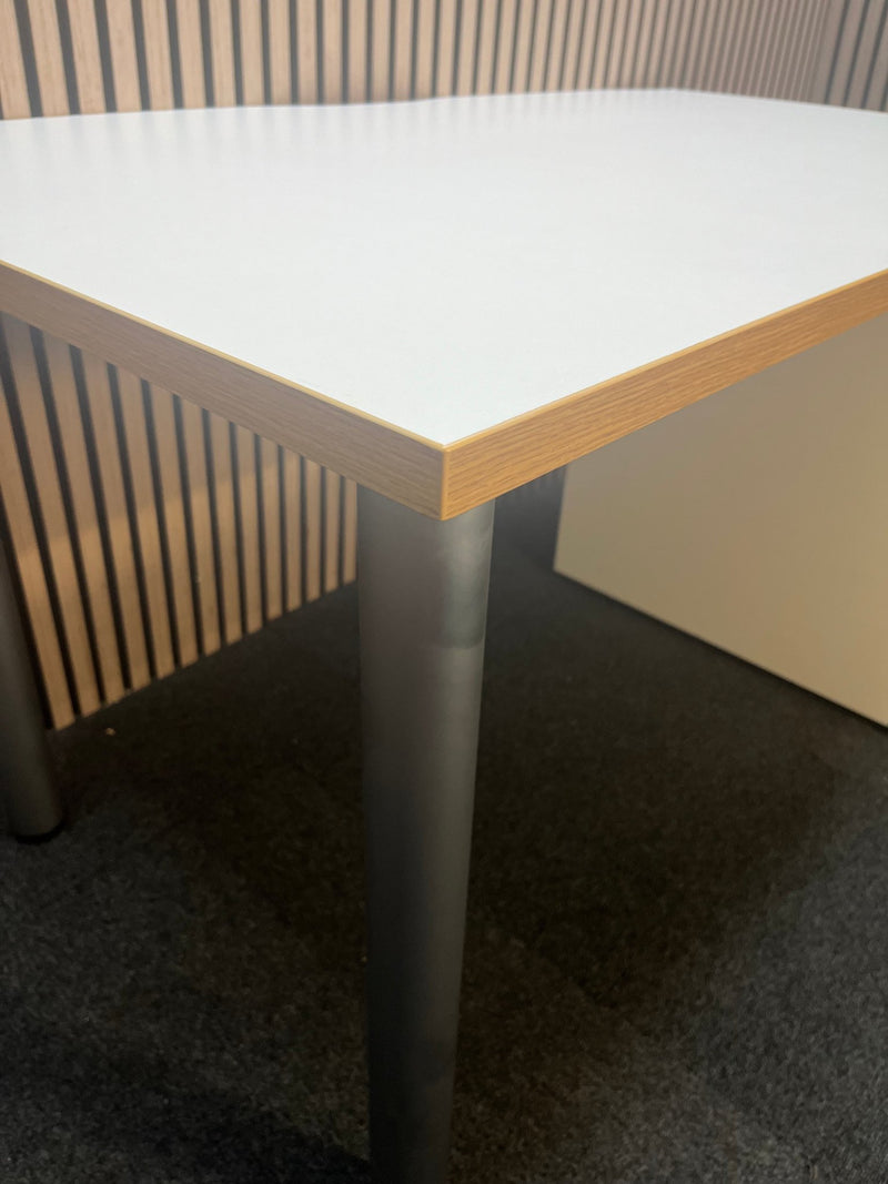 White and oak 1400 x 800 800 fixed pedestal with oak edging and push press doors - image 4
